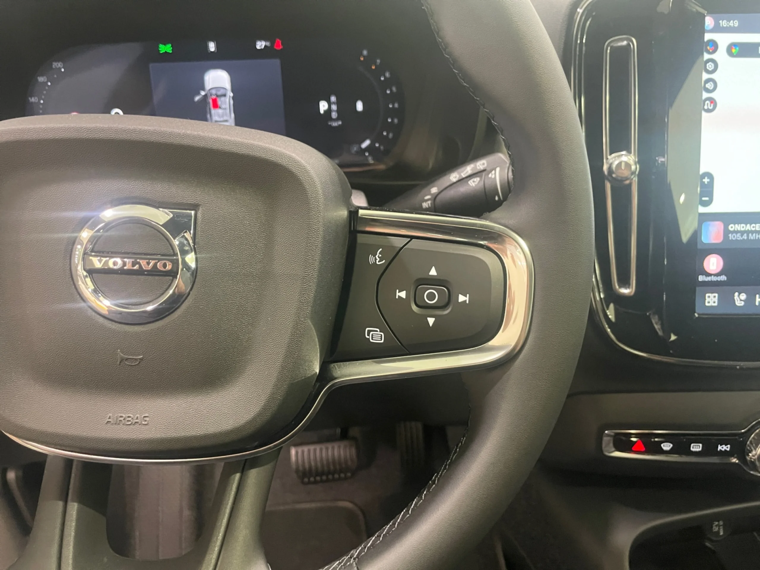 VOLVO XC40 2.0 B4 G CORE AUTO - Foto 13