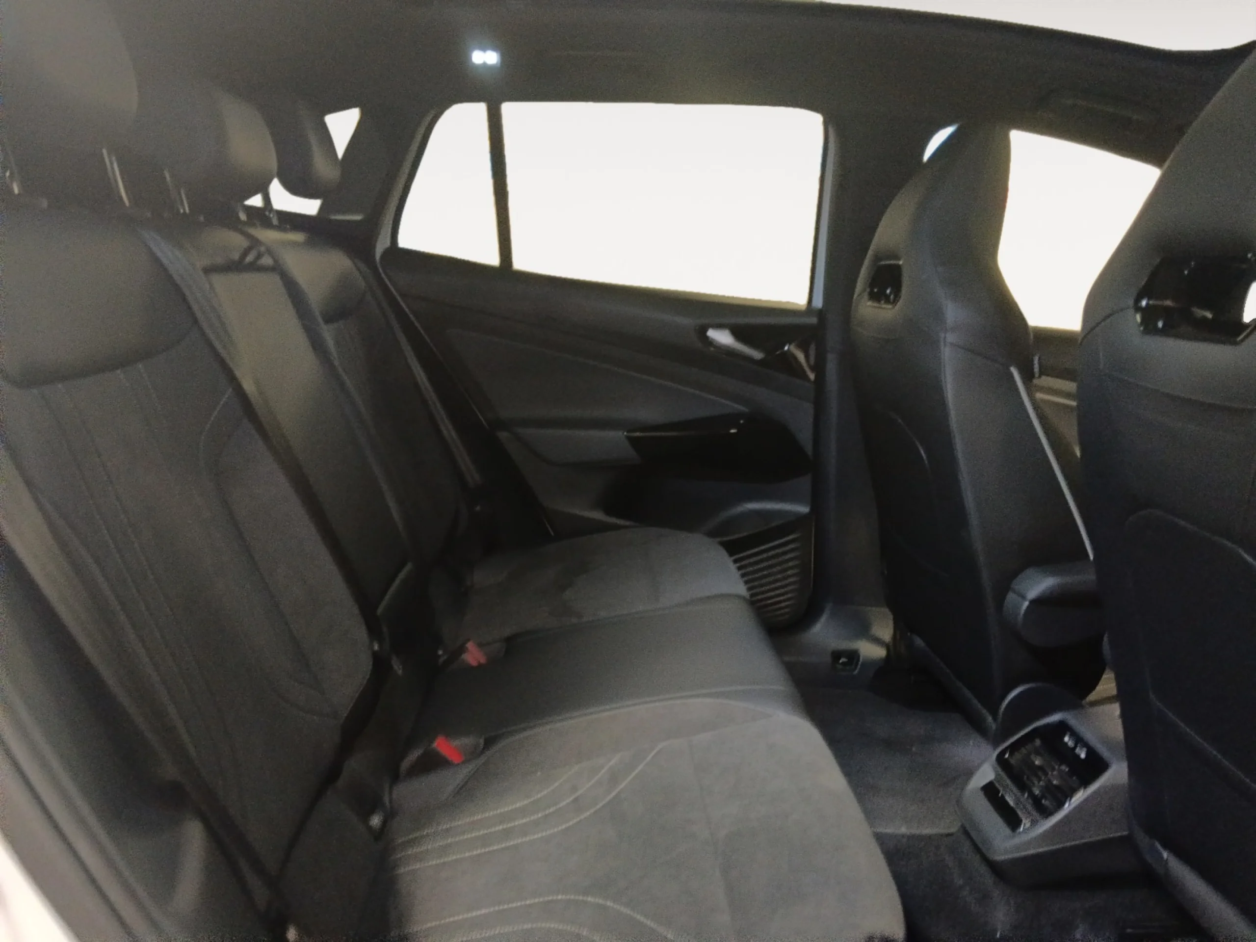 VOLKSWAGEN ID.4 PRO BLACK 210KW (286CV) 77KWH - Foto 6
