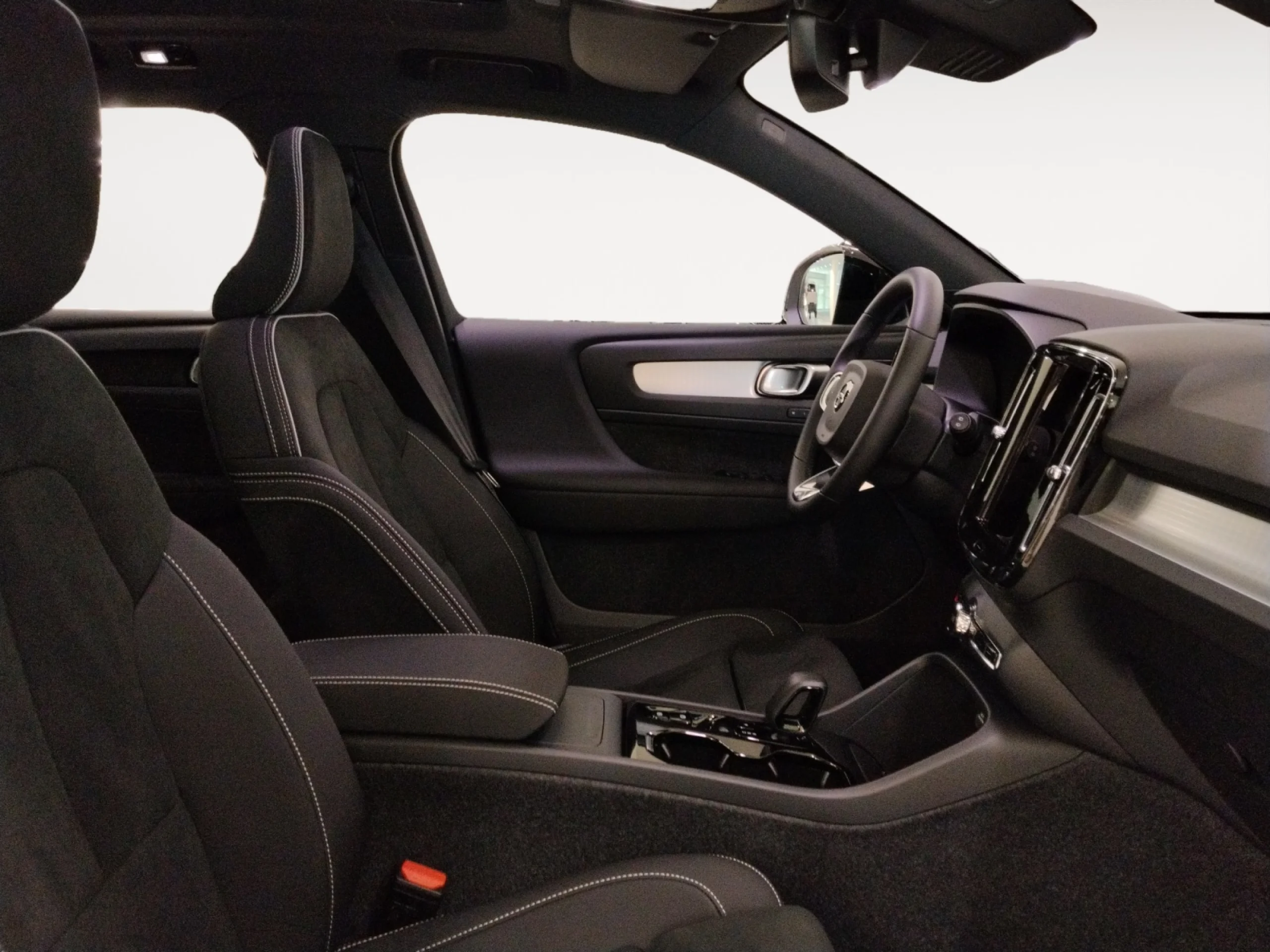 VOLVO XC40 XC40 B3 MILD HYBRID BLACK EDITION ULTRA 2027 - Foto 5
