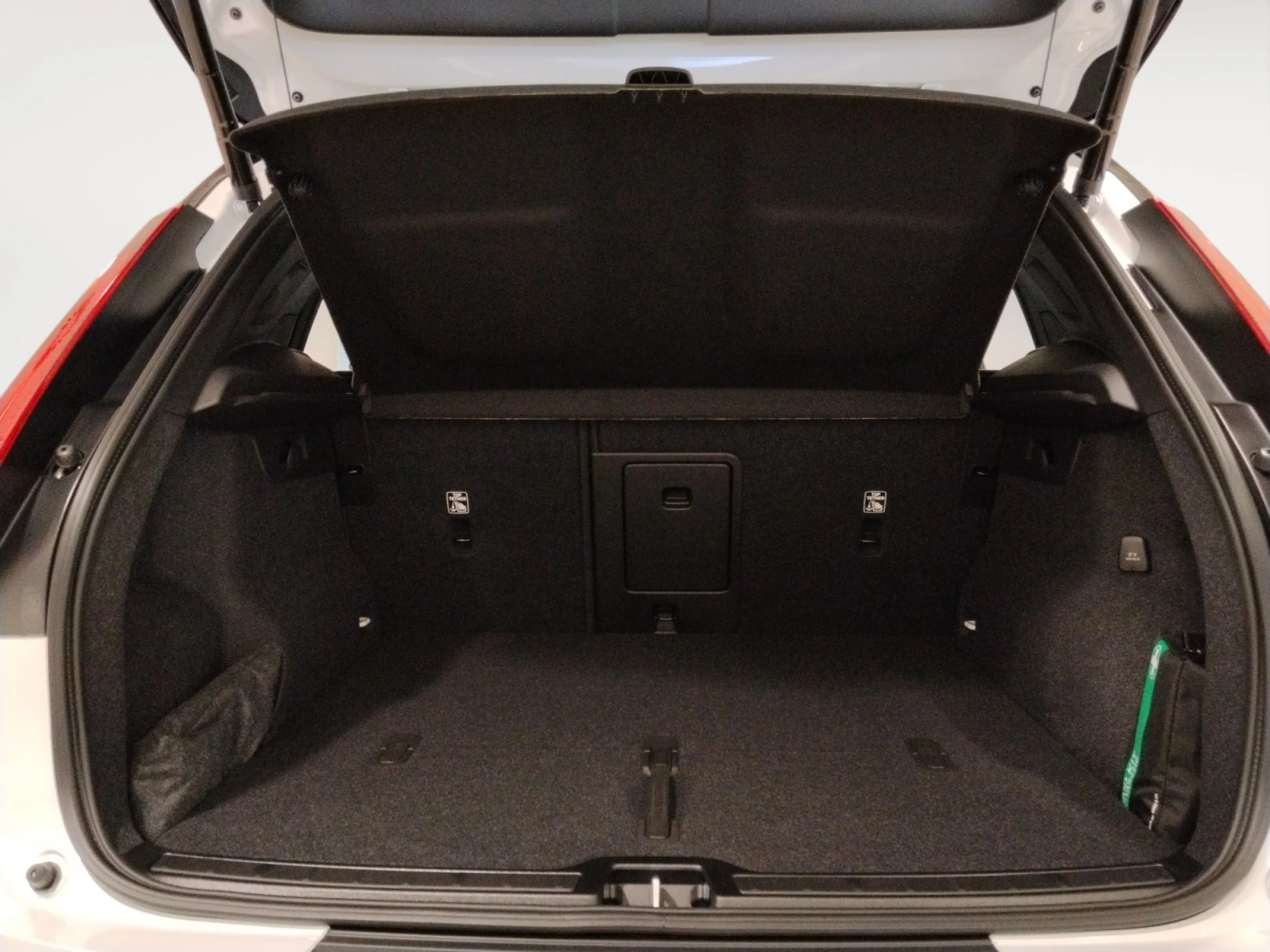 VOLVO XC40 XC40 B3 MILD HYBRID BLACK EDITION ULTRA 2027 - Foto 8