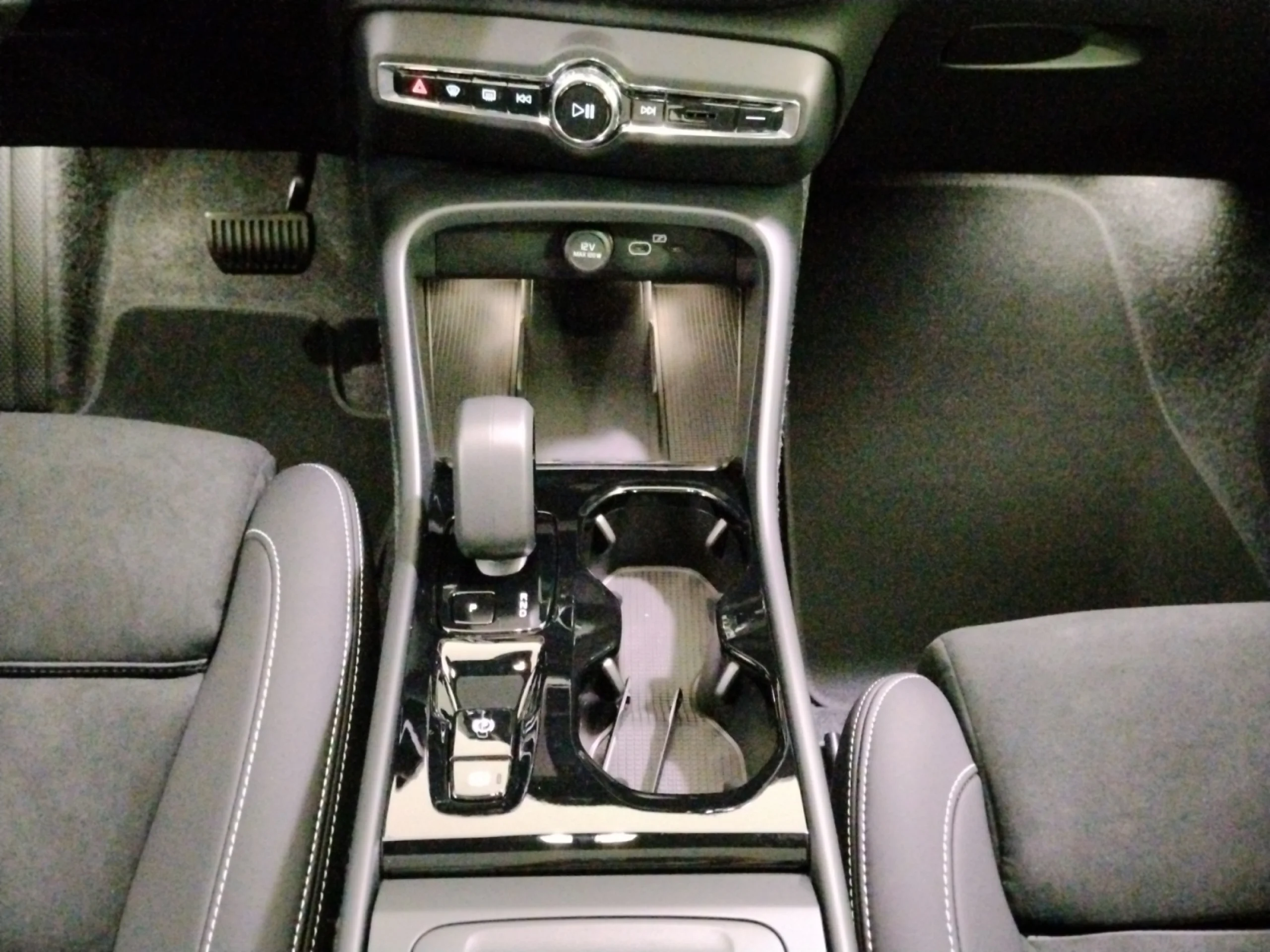VOLVO XC40 XC40 B3 MILD HYBRID BLACK EDITION ULTRA 2027 - Foto 11