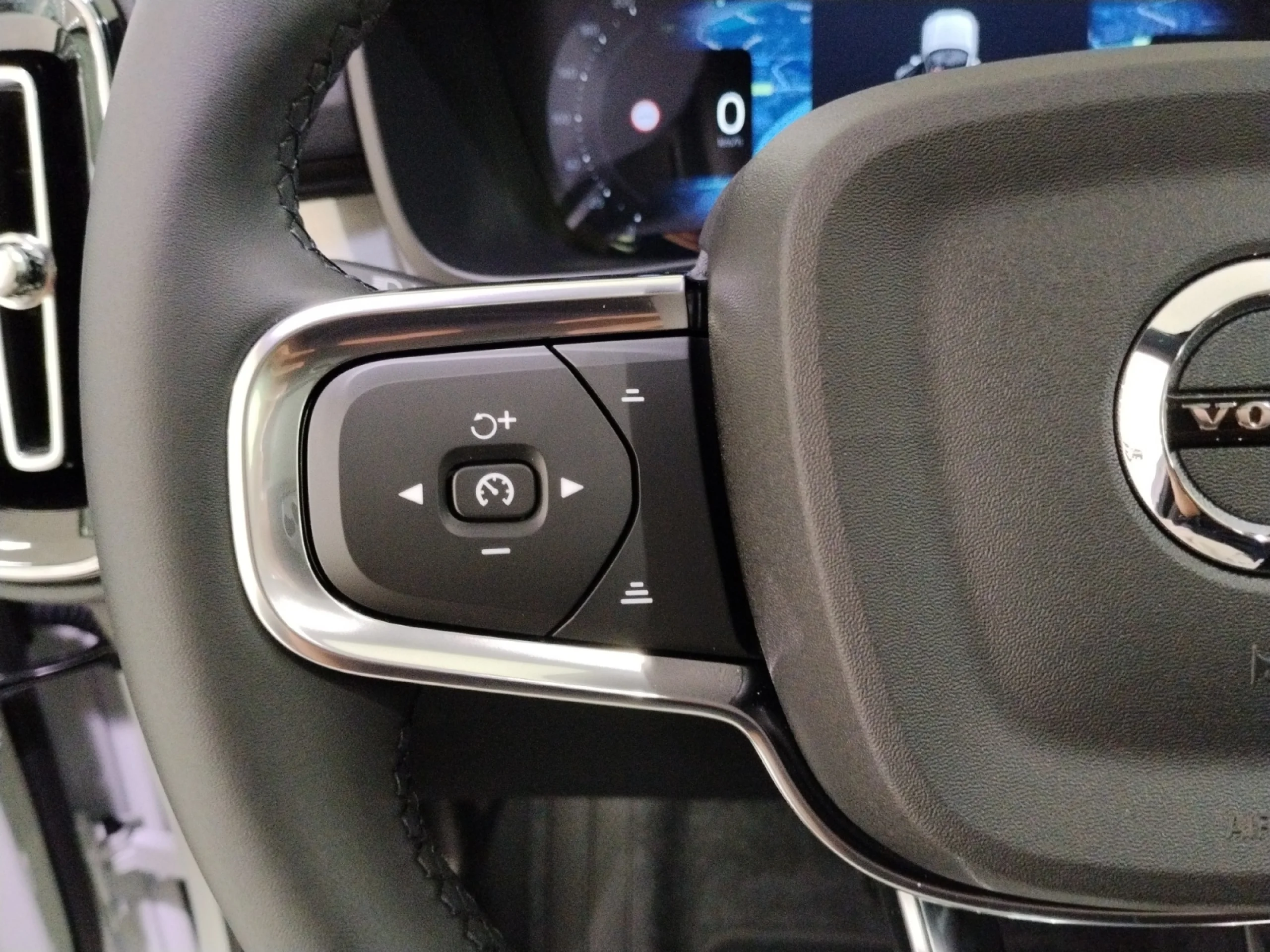 VOLVO XC40 XC40 B3 MILD HYBRID BLACK EDITION ULTRA 2027 - Foto 12