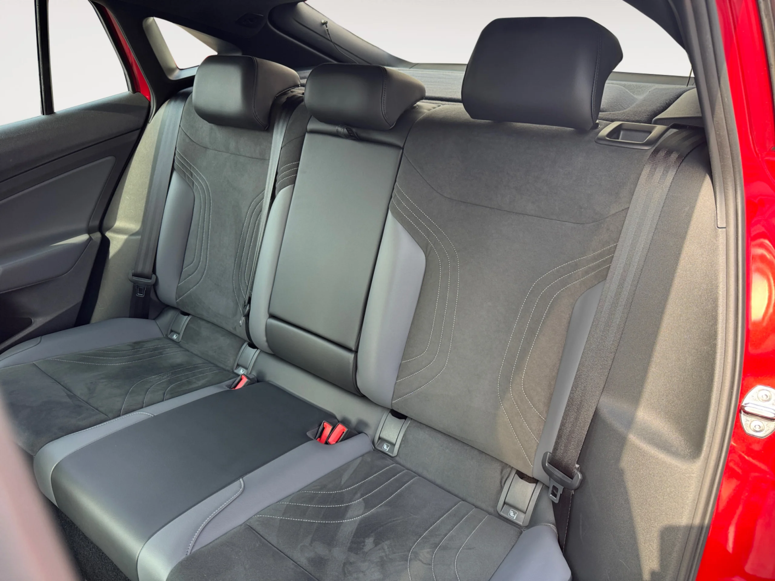 VOLKSWAGEN ID.5 PRO PERFORMANCE   150KW (204CV) - Foto 6