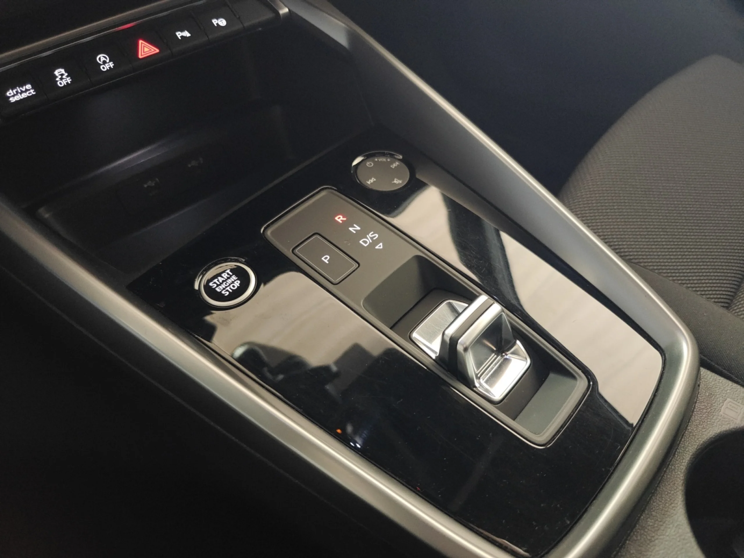 AUDI A3 SEDAN S LINE 35 TFSI 110KW S TRONIC - Foto 17