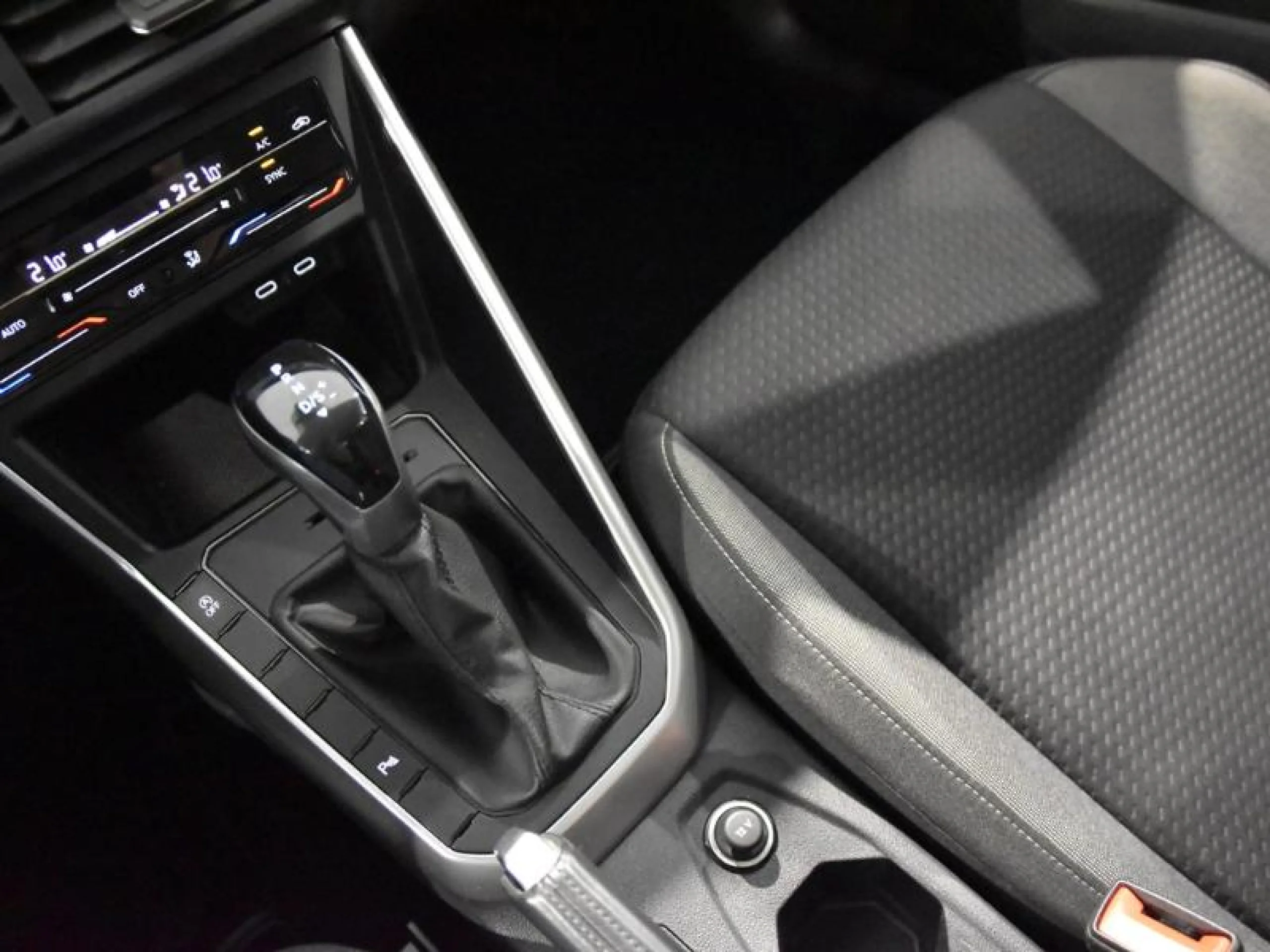 VOLKSWAGEN TAIGO LIFE 1.0 TSI 81KW (110CV) DSG - Foto 10