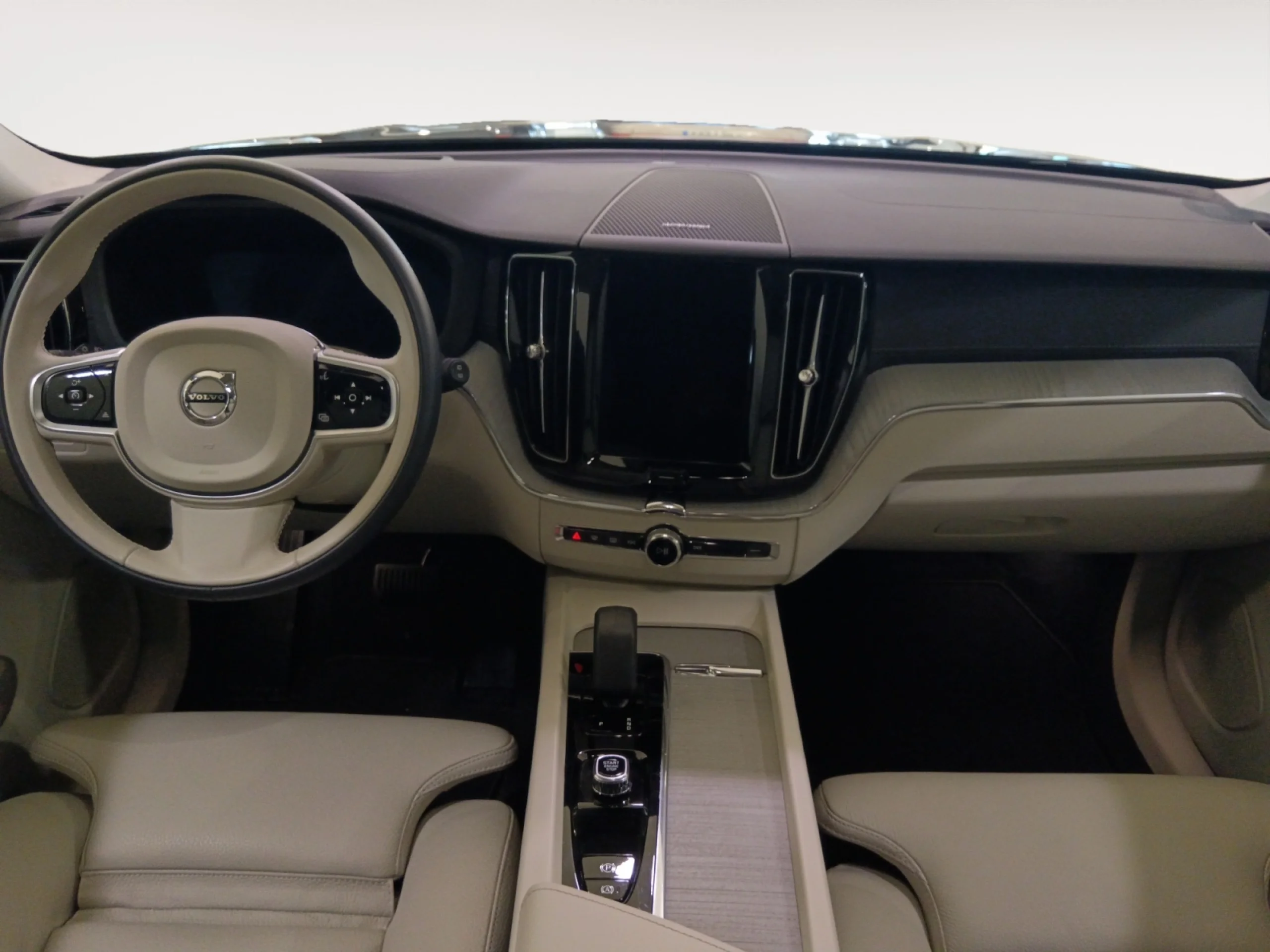 VOLVO XC60 2.0 T6 AWD RECHARGE ULTRA DARK AUTO - Foto 4