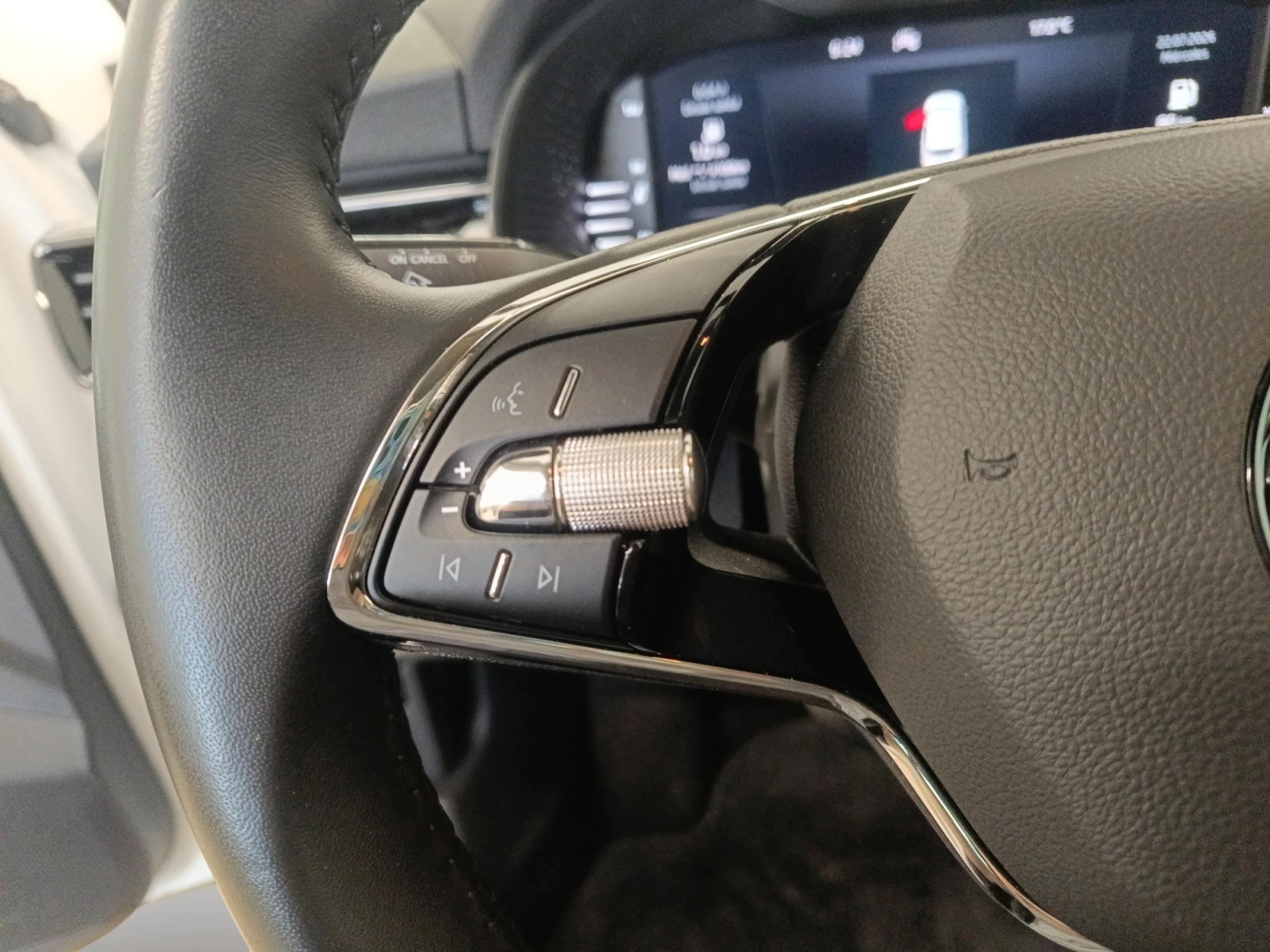 SKODA KAMIQ 1.0 TSI 81KW (110CV) DSG EMOTION - Foto 11