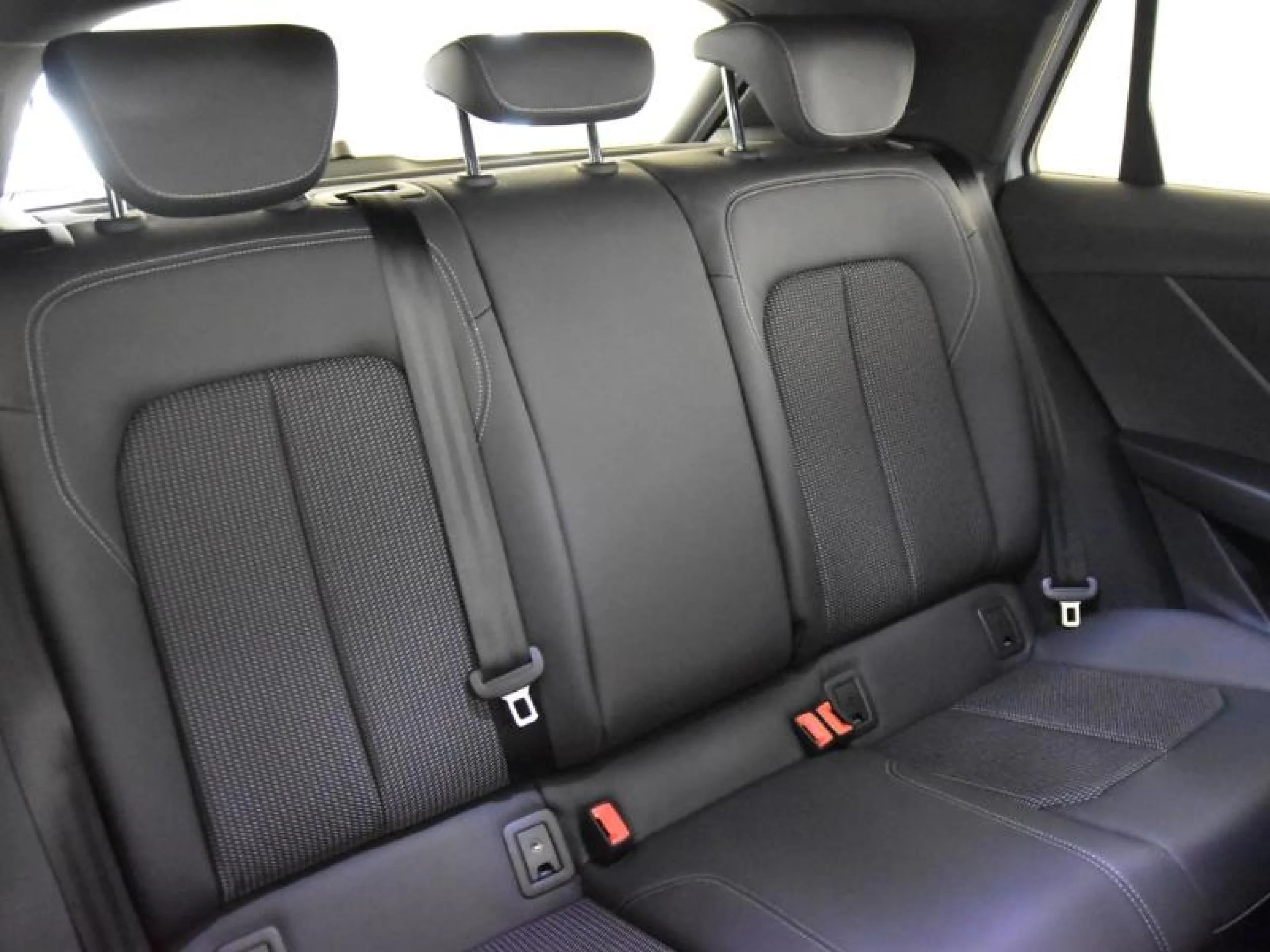 AUDI Q3 SPORTBACK BLACK LINE E HYBRID 200 KW - Foto 6