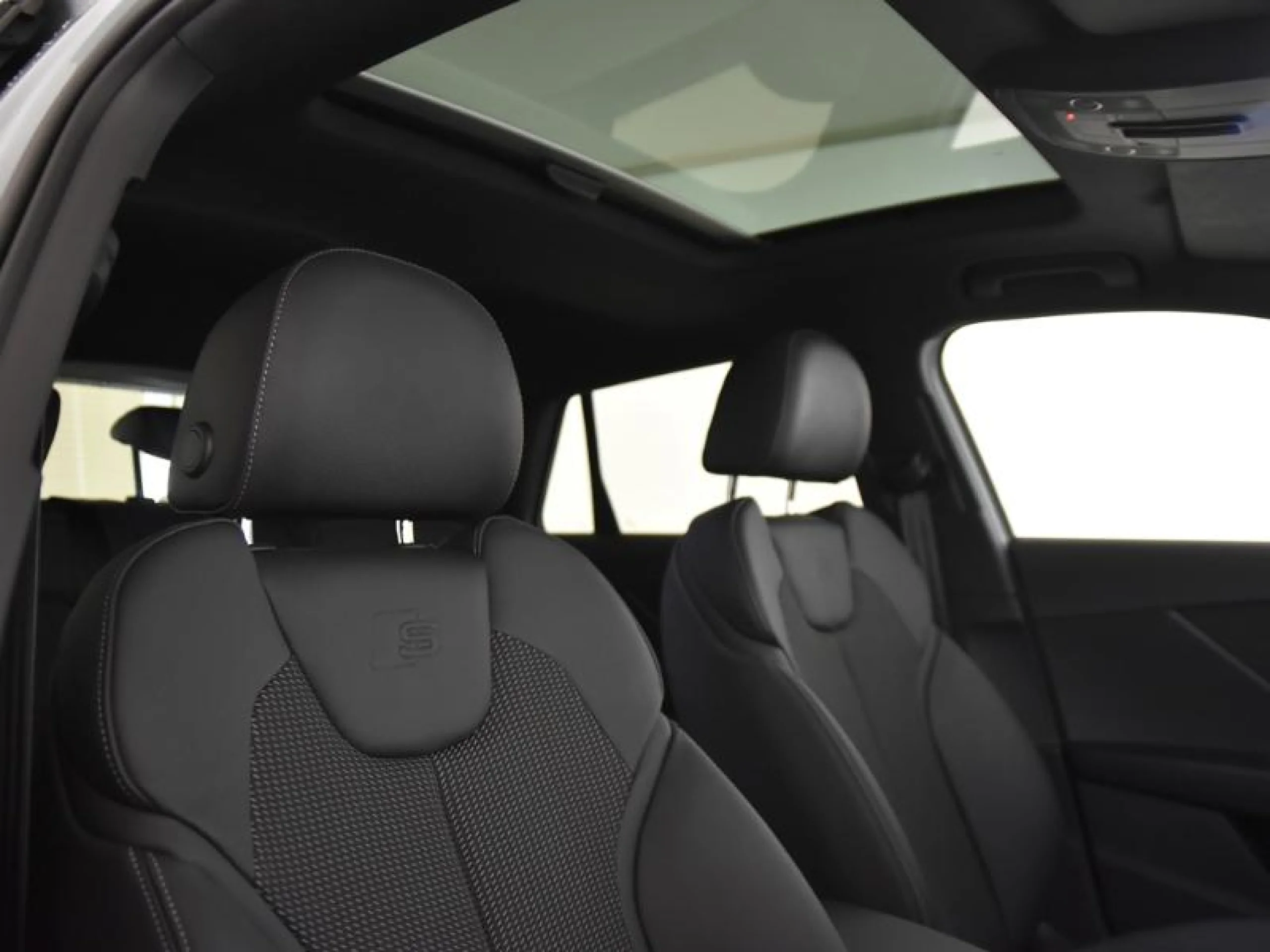 AUDI Q3 SPORTBACK BLACK LINE E HYBRID 200 KW - Foto 10