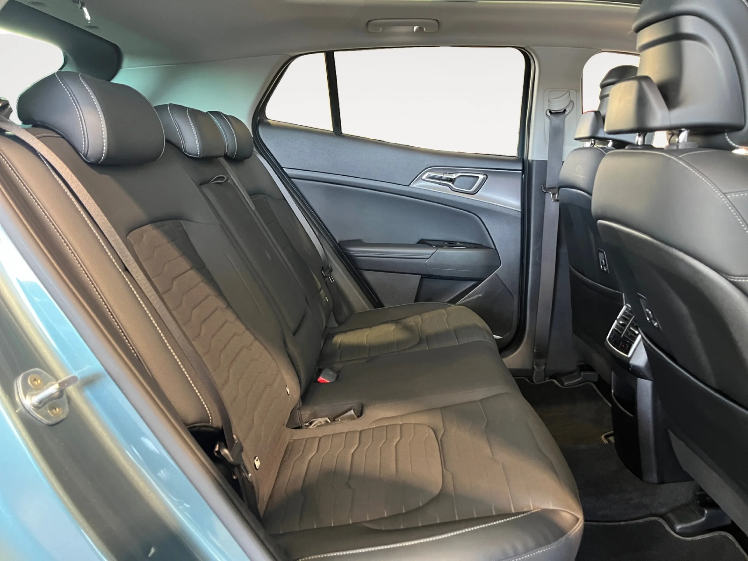 KIA SPORTAGE 1.6 T GDI PHEV 198KW (265CV) TECH 4X4 - Foto 6