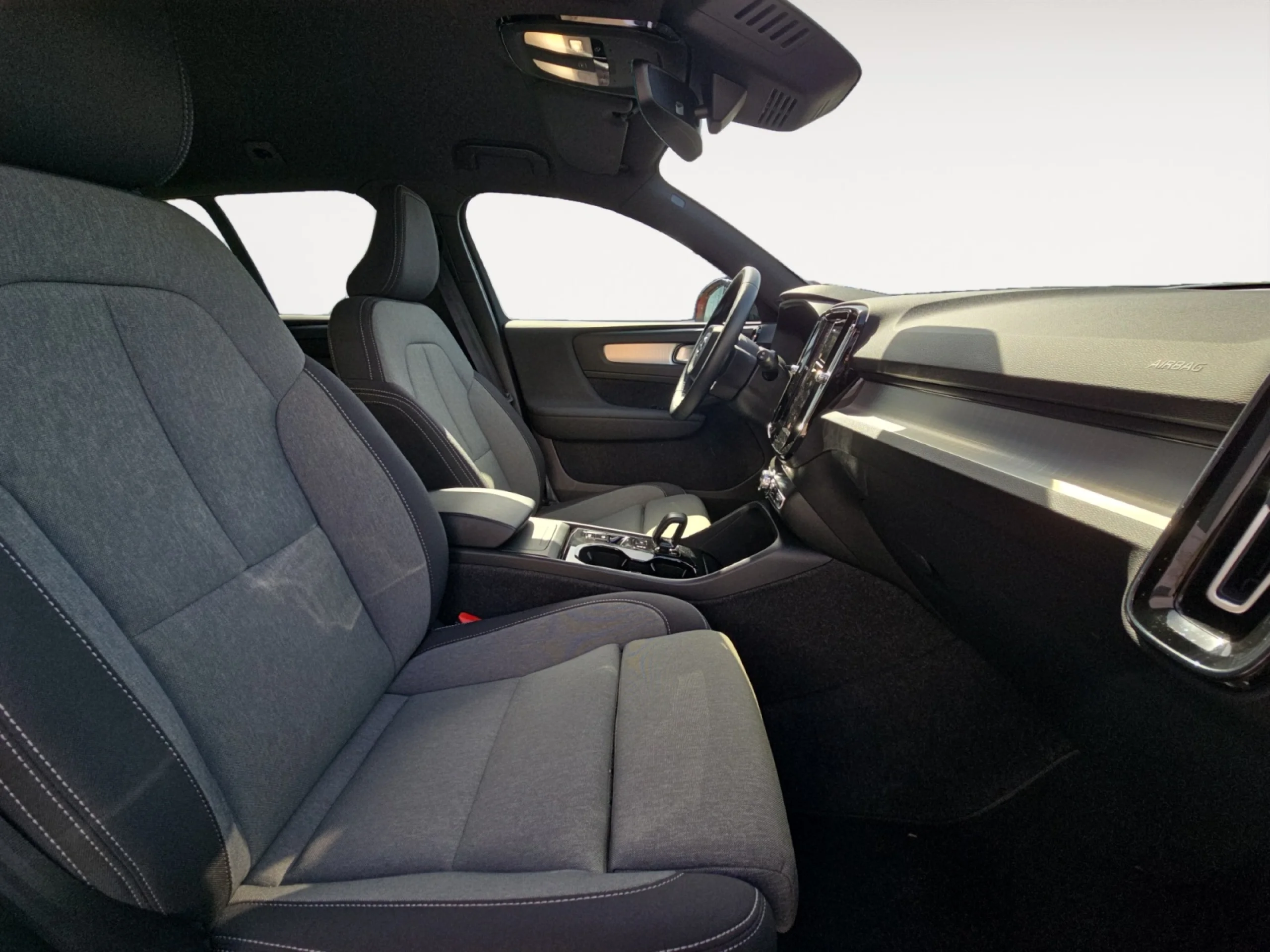 VOLVO XC40 2.0 B3 G PLUS DARK AUTO - Foto 5
