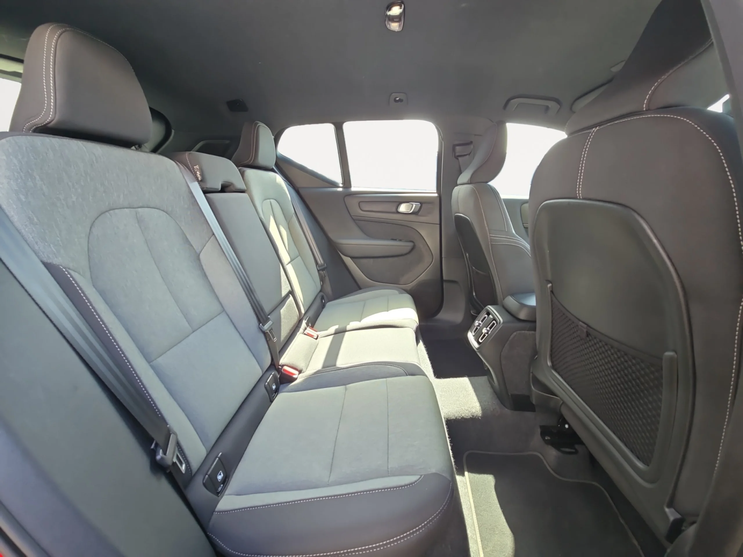 VOLVO XC40 2.0 B3 G PLUS DARK AUTO - Foto 6