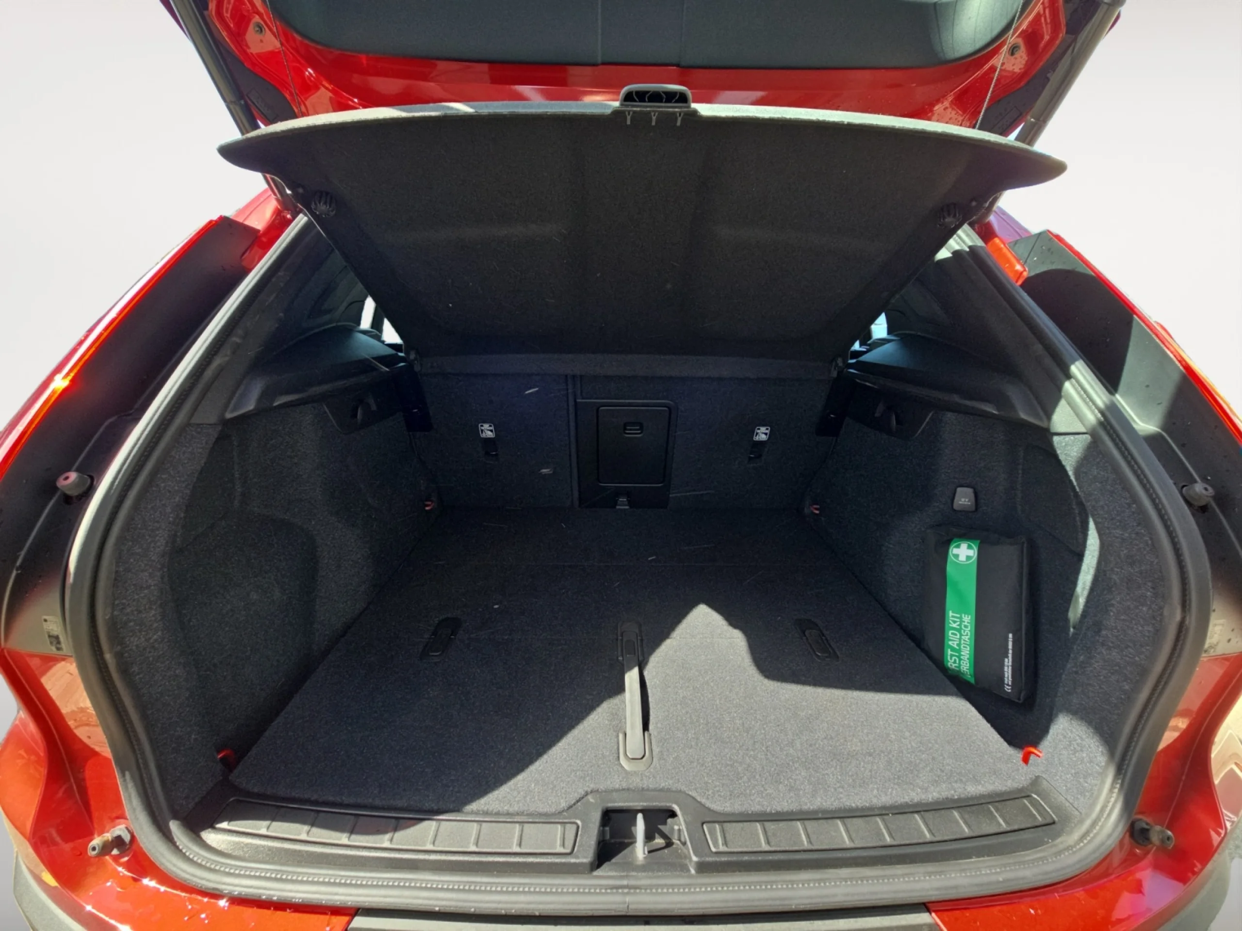 VOLVO XC40 2.0 B3 G PLUS DARK AUTO - Foto 8