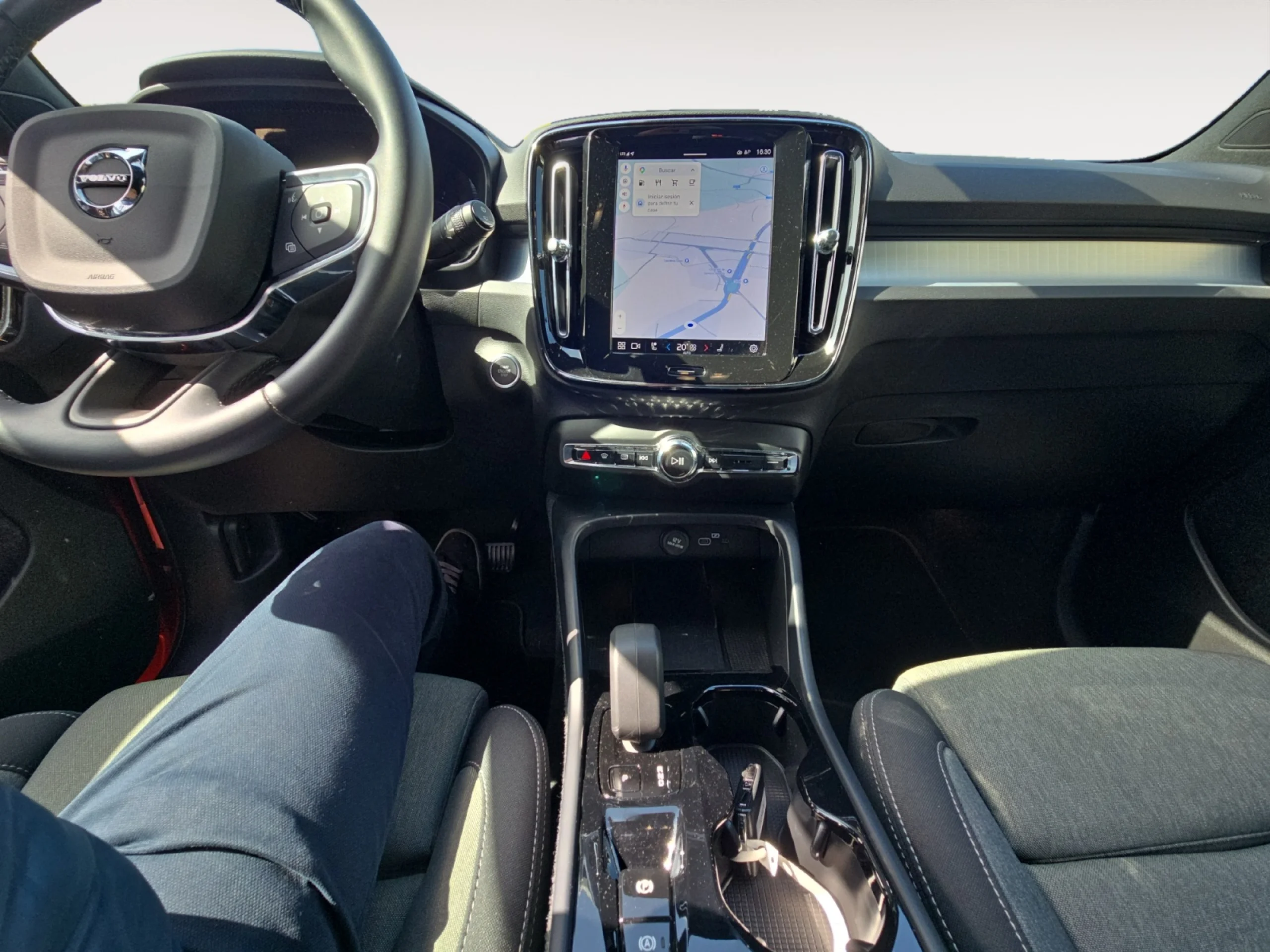 VOLVO XC40 2.0 B3 G PLUS DARK AUTO - Foto 13