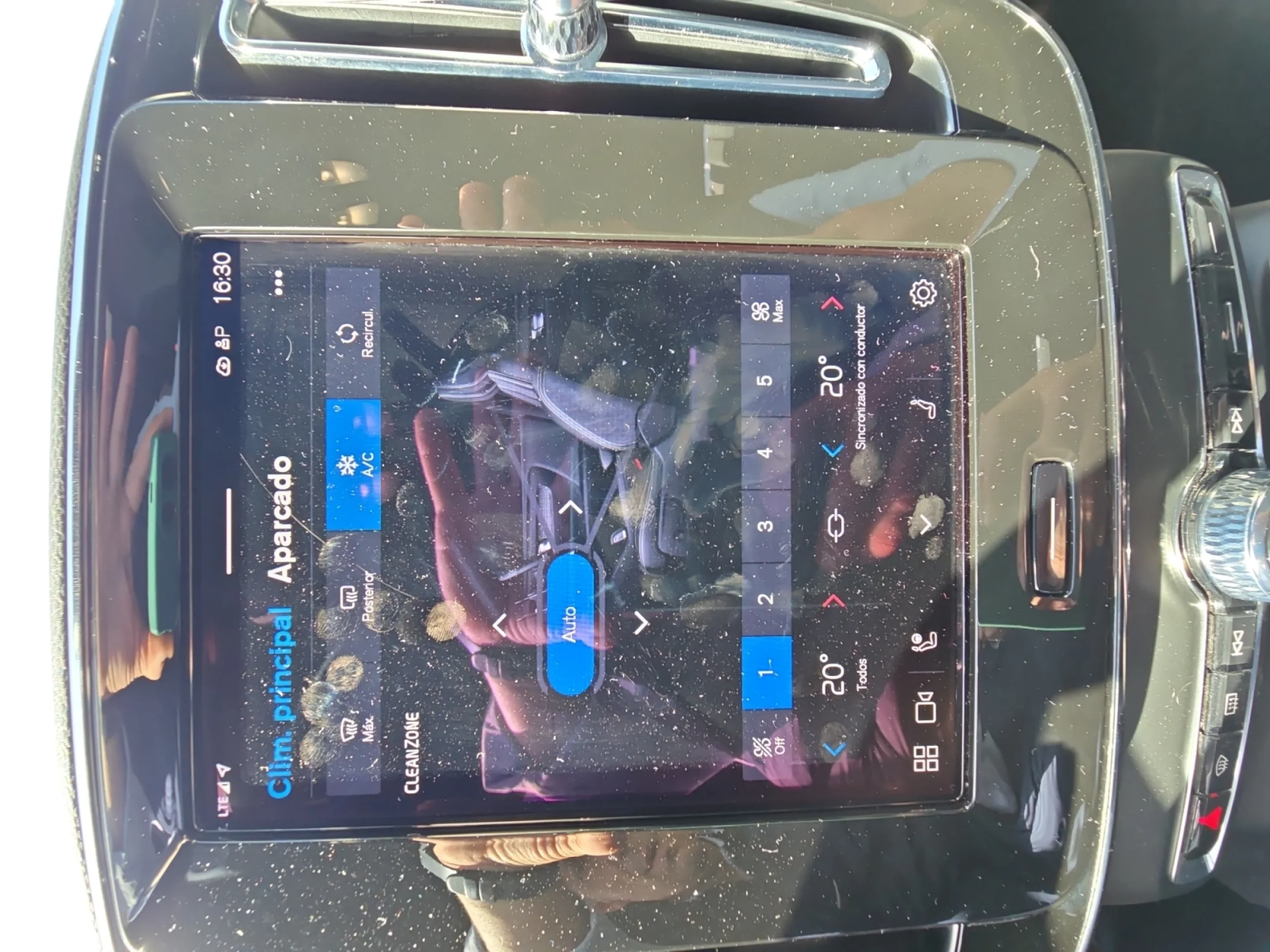 VOLVO XC40 2.0 B3 G PLUS DARK AUTO - Foto 16