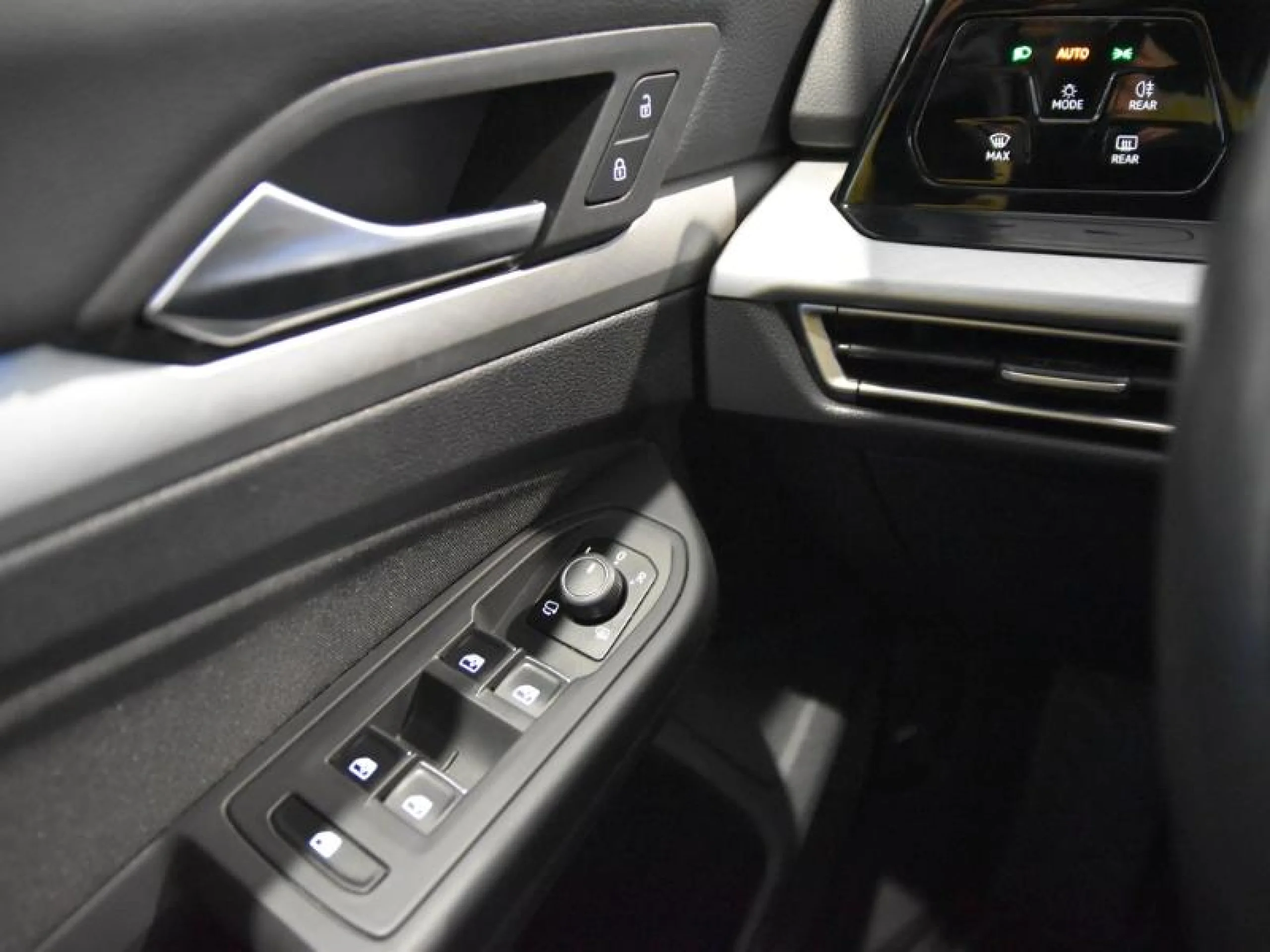 VOLKSWAGEN GOLF LIFE 1.5 ETSI 96KW (130CV) DSG - Foto 15