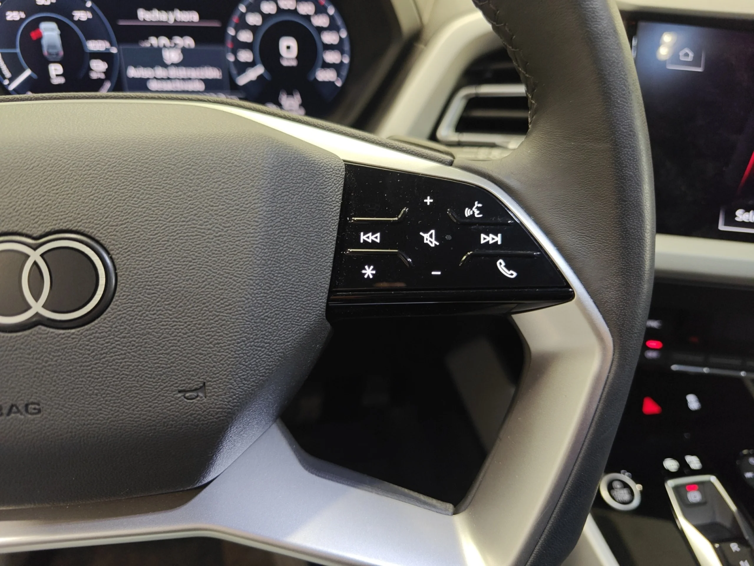 AUDI Q4 E TRON ADVANCED 40 E TRON 150KW 63KWH - Foto 10