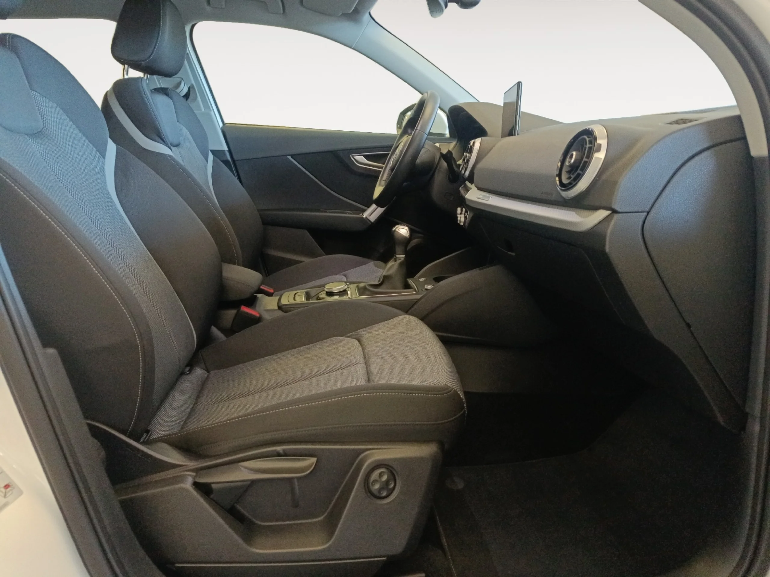 AUDI Q2 30 TFSI 81KW (110CV) - Foto 5