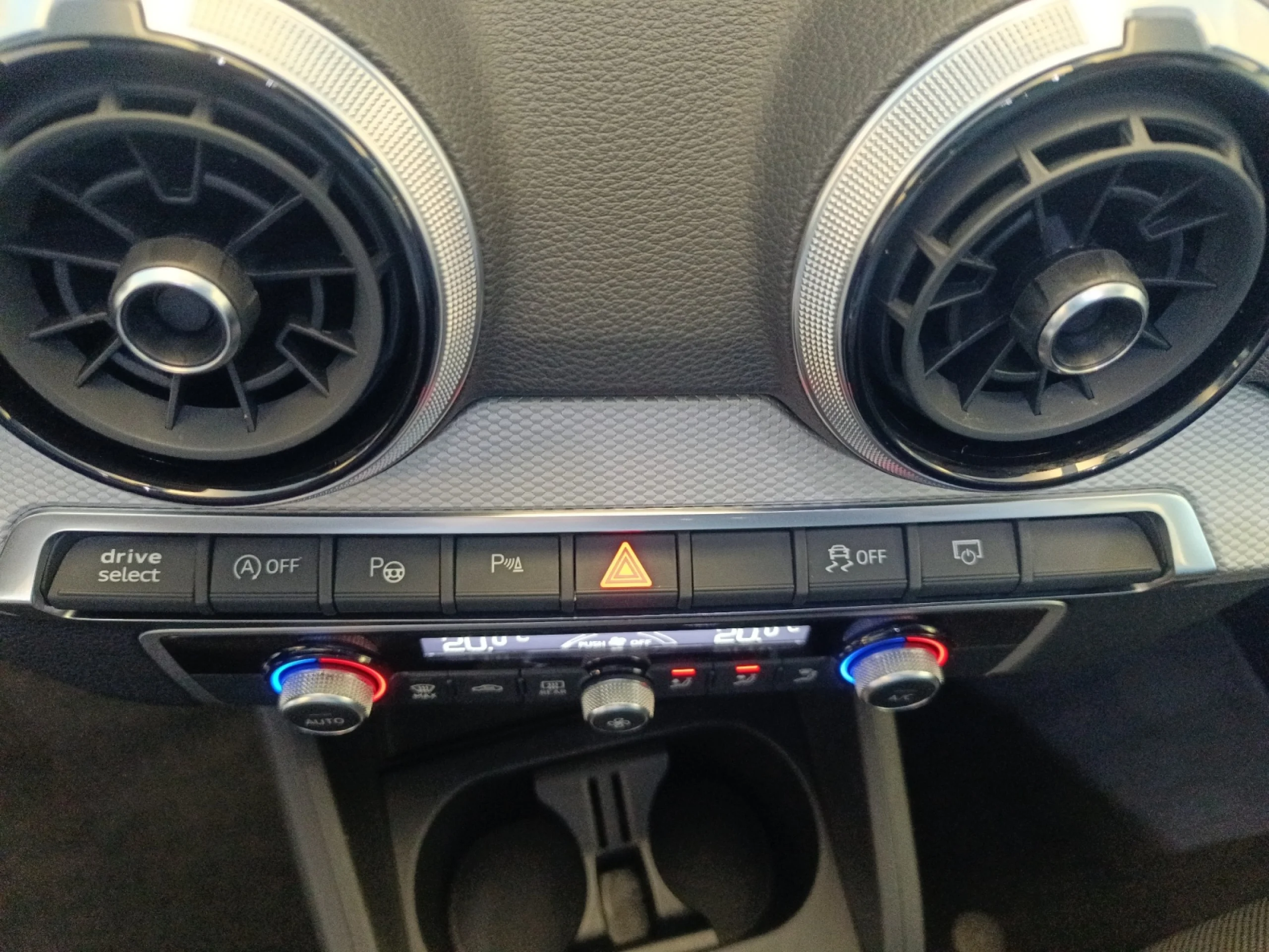 AUDI Q2 30 TFSI 81KW (110CV) - Foto 13