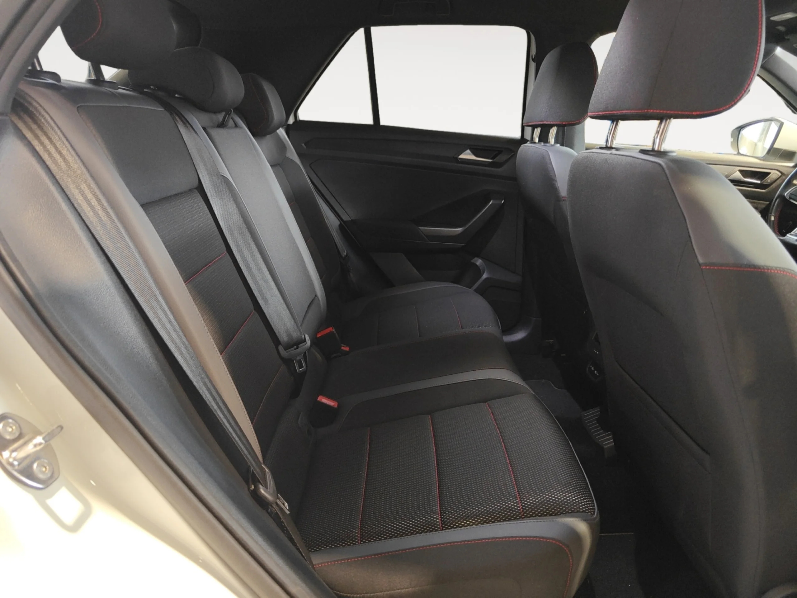 VOLKSWAGEN T ROC SPORT 1.5 TSI 110KW (150CV) DSG - Foto 6