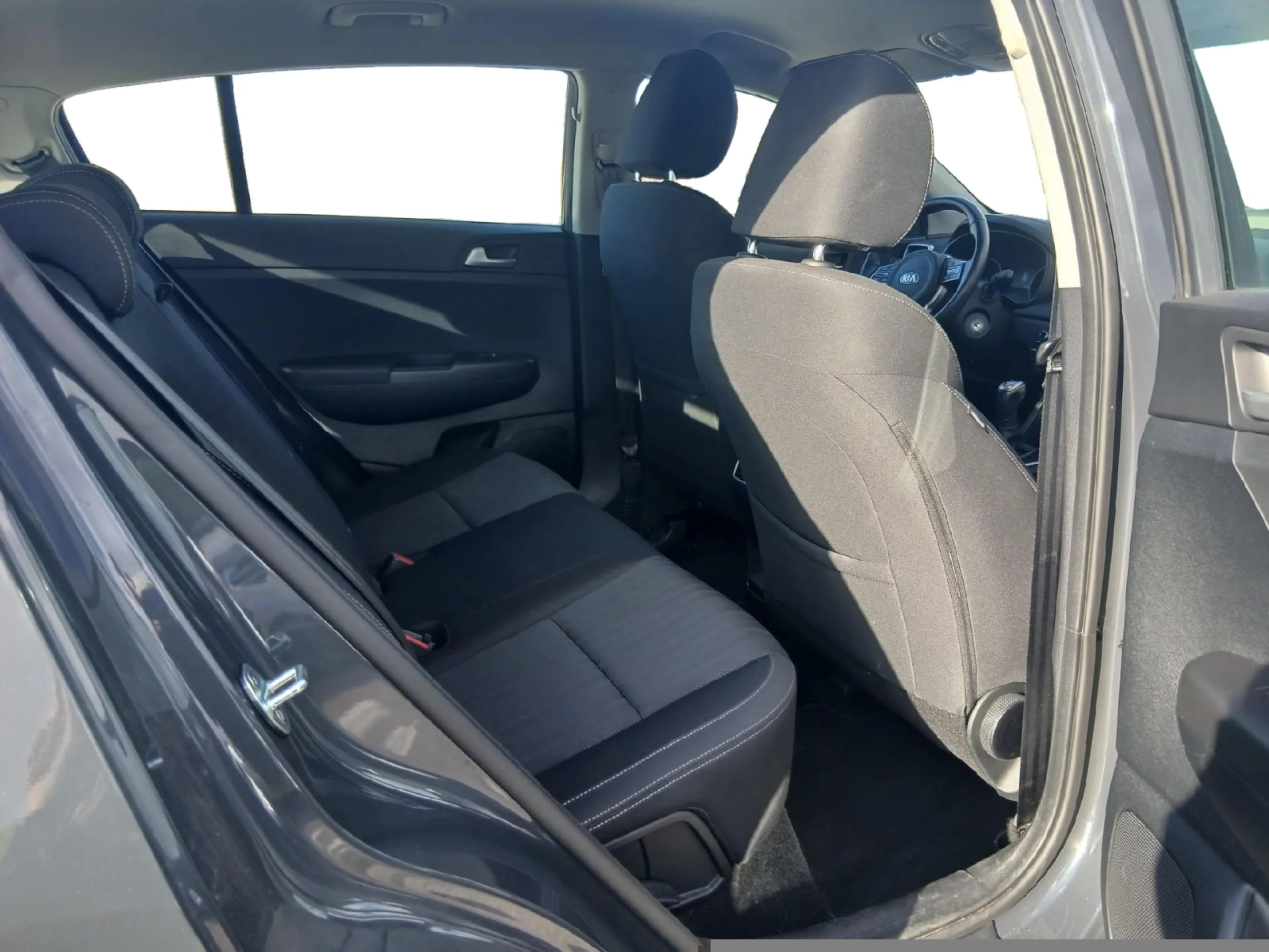 KIA SPORTAGE 1.6 MHEV DRIVE 100KW (136CV) 4X2 - Foto 5