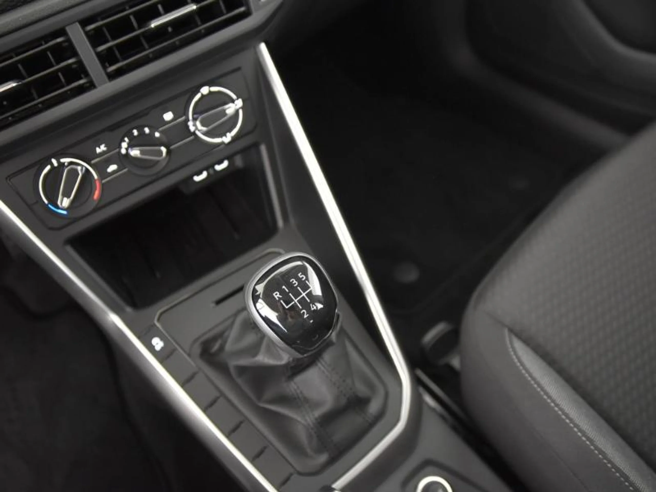 VOLKSWAGEN POLO POLO MATCH  1.0 TSI 70 KW (95 CV)  5 VEL. - Foto 10