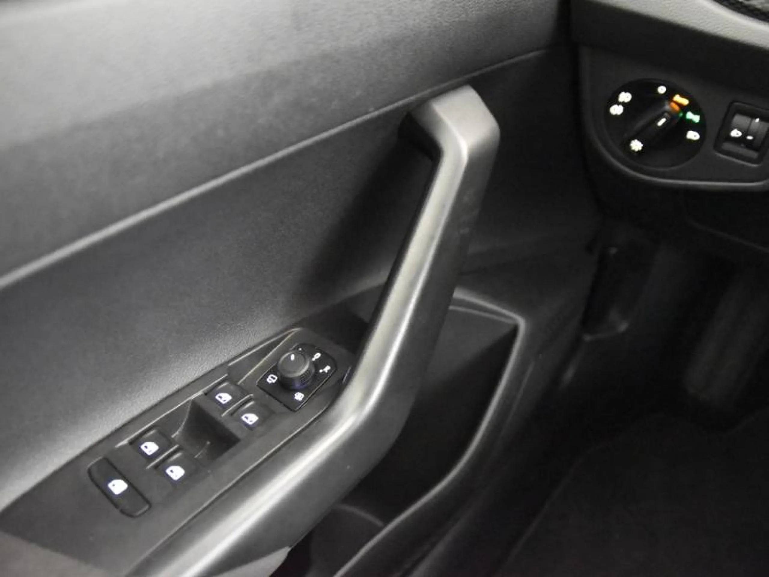 VOLKSWAGEN TAIGO TAIGO 1.0 TSI 85KW (115CV) - Foto 15