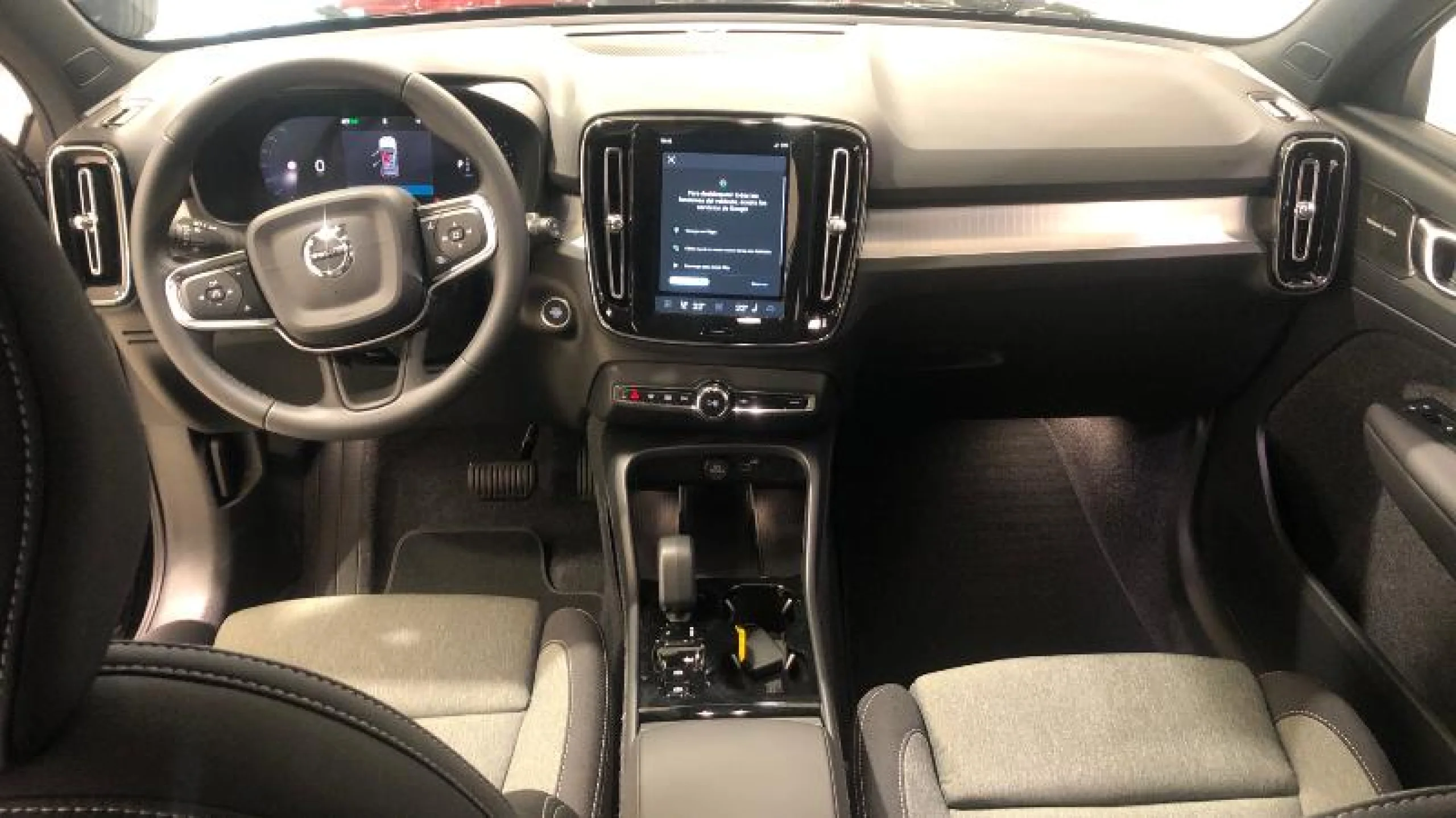 VOLVO XC40 2.0 B3 G BLACK EDITION PLUS AUTO - Foto 5