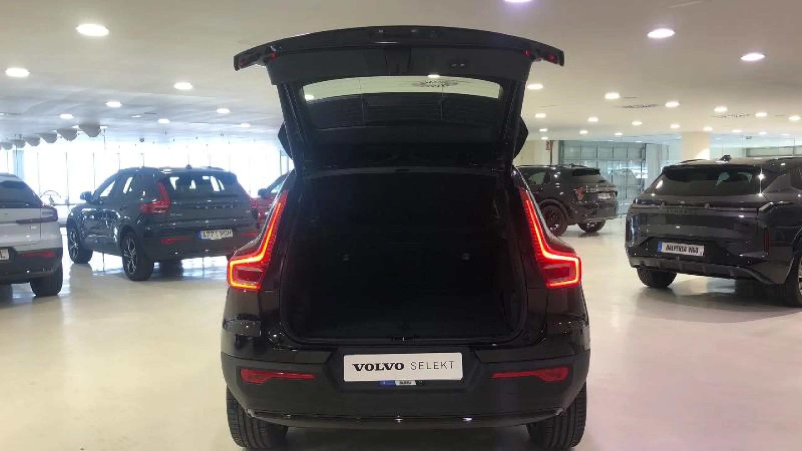 VOLVO XC40 2.0 B3 G BLACK EDITION PLUS AUTO - Foto 12