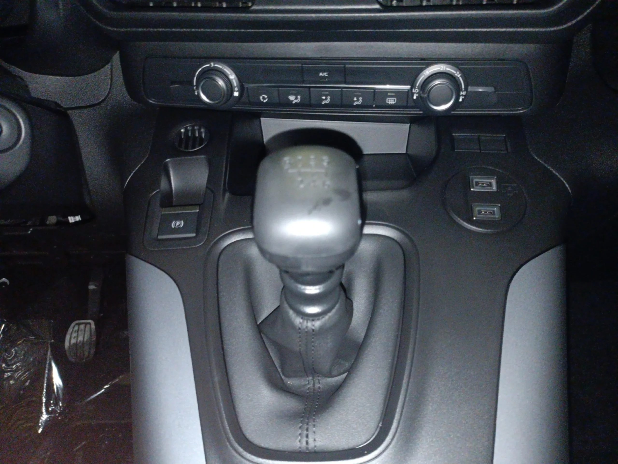 OPEL COMERCIALES COMBO COMBO 100 CV 1.5 TD S/S MT6 6.4 - Foto 12