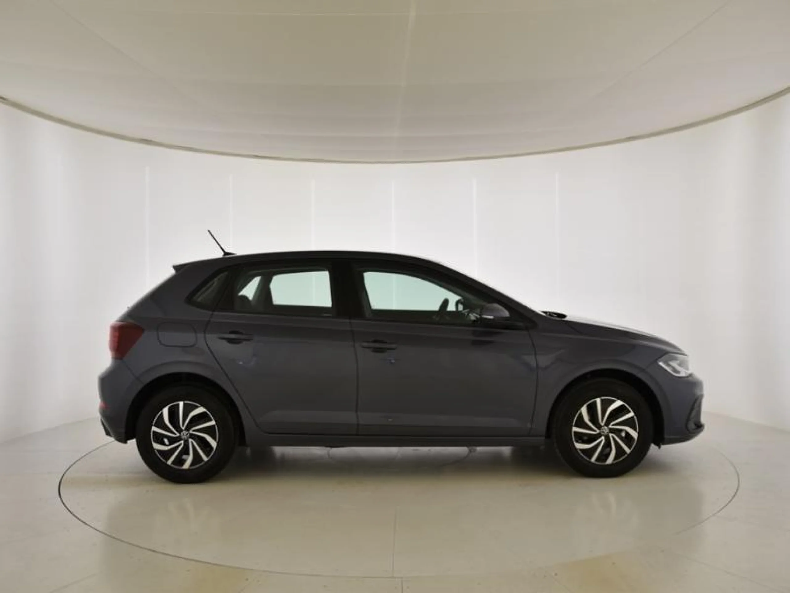 VOLKSWAGEN POLO POLO MATCH  1.0 TSI 70 KW (95 CV)  5 VEL. - Foto 3