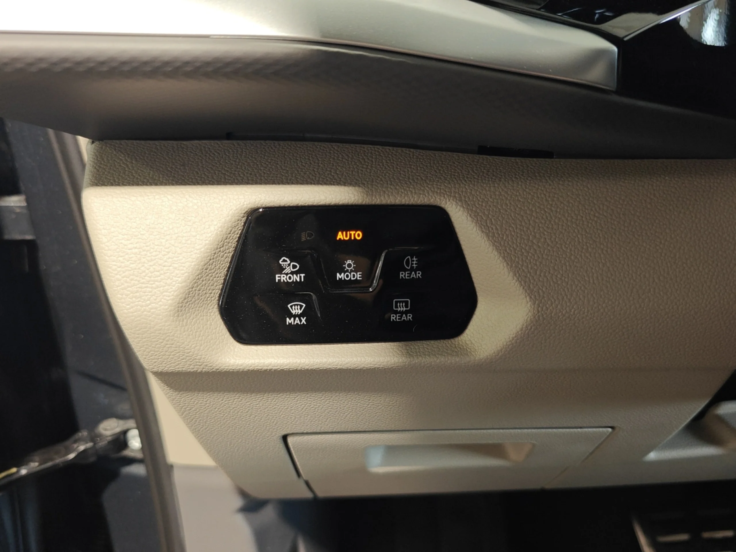 VOLKSWAGEN Multivan STYLE 1.5 EHYBRID 130 KW DSG 4M B.CORTA - Foto 12