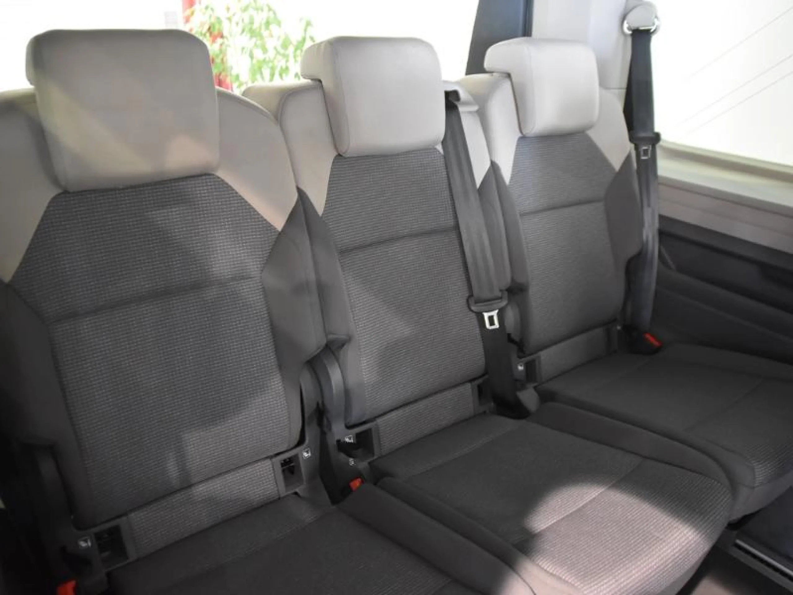 VOLKSWAGEN Multivan 2.0 TDI 110KW (150CV) DSG B.CORTA - Foto 9