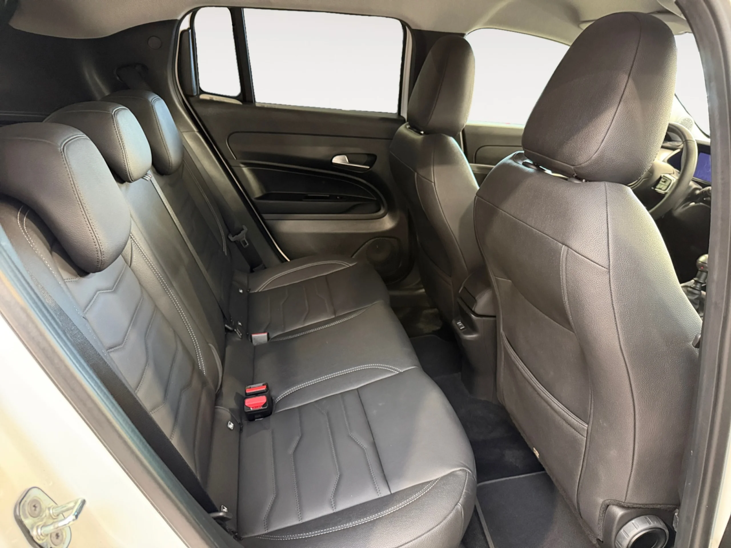 JEEP AVENGER 1.2 G 74KW (100CV) ALTITUDE - Foto 6