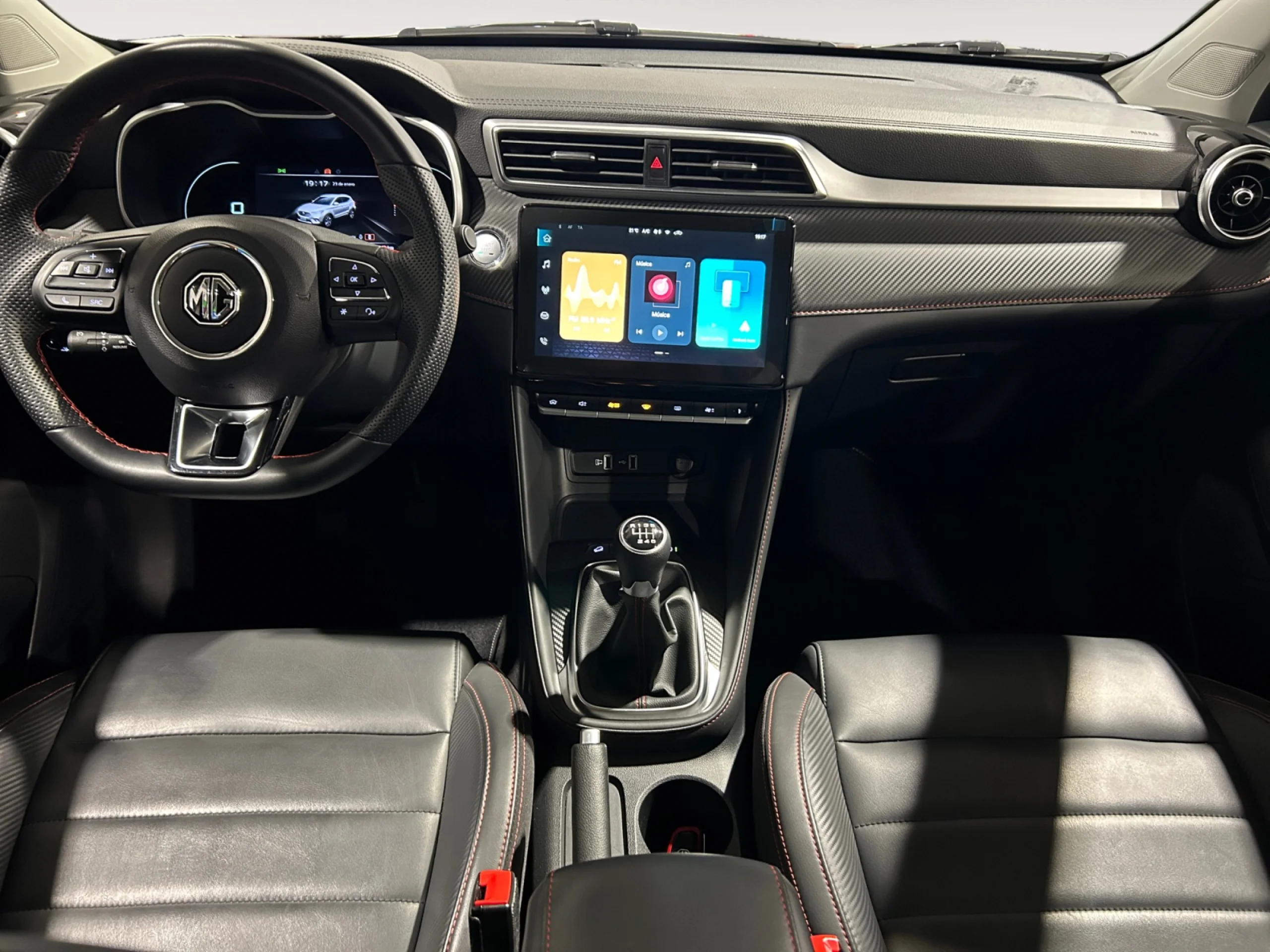 MG Zs 1.0T LUXURY - Foto 4