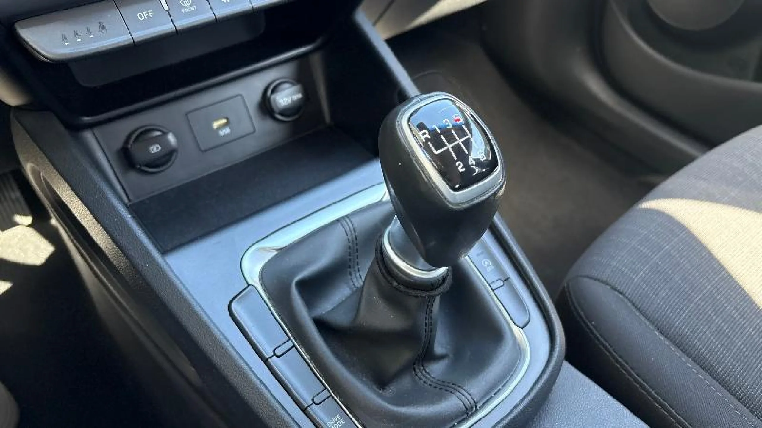 HYUNDAI KONA 1.6 CRDI 100KW (136CV) 48V MAXX 4X2 - Foto 25