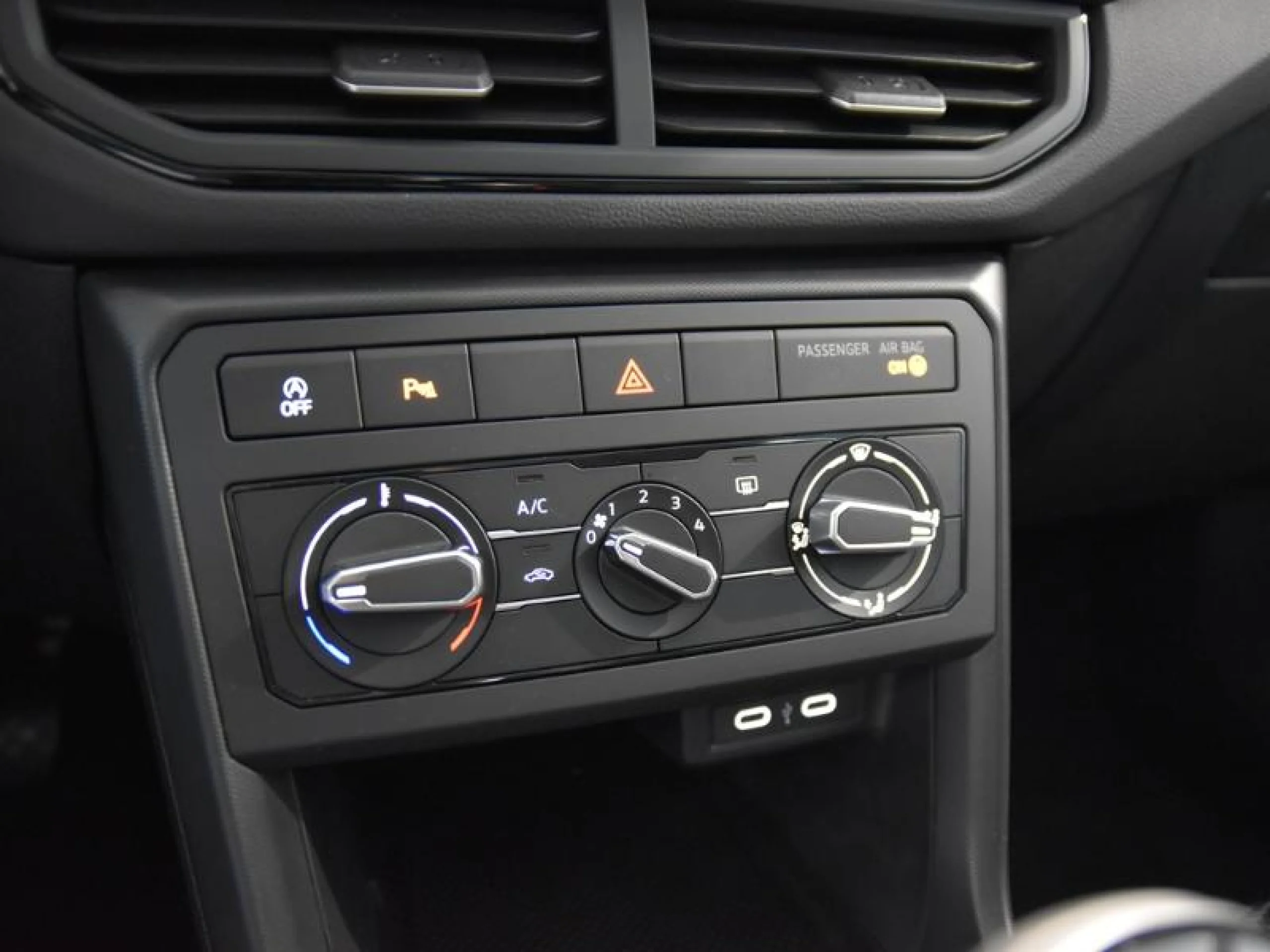 VOLKSWAGEN T CROSS T CROSS T CROSS  1.0 TSI 70 KW (95 CV)  5 VEL. - Foto 11