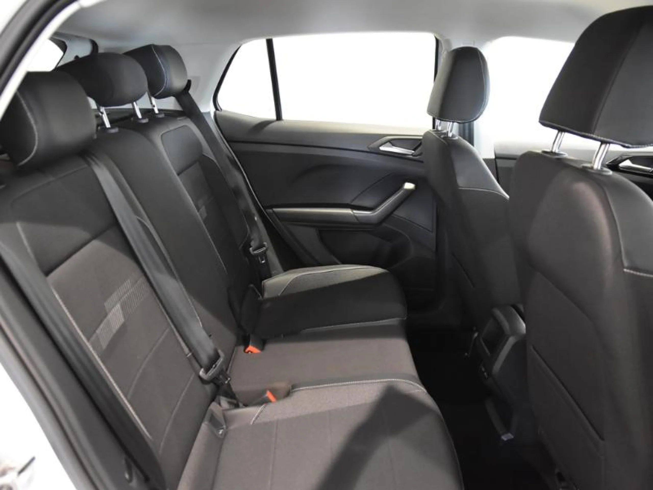 VOLKSWAGEN T CROSS SPORT 1.0 TSI 81KW (110CV) - Foto 6