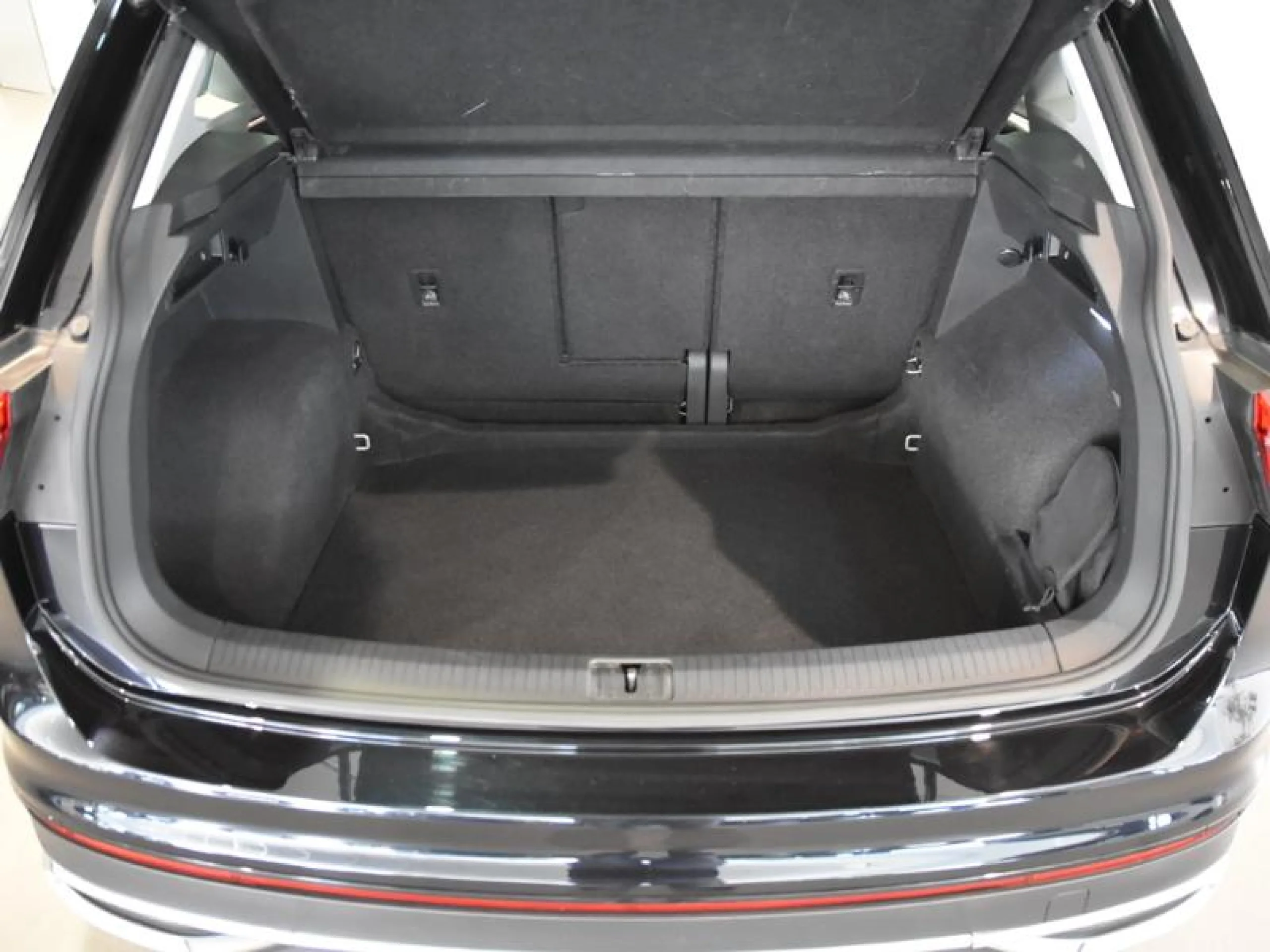 VOLKSWAGEN TIGUAN URBAN SPORT 2.0 TDI 110KW (150CV) - Foto 7