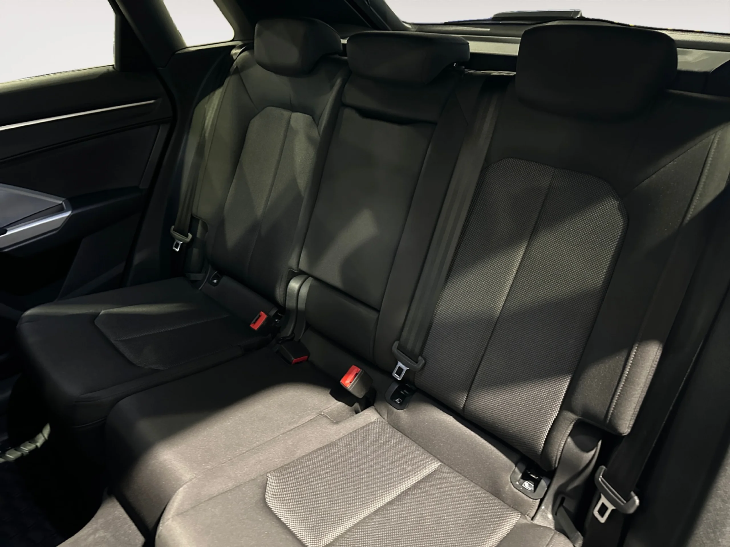 AUDI Q3 40 TFSI 140KW S TRONIC QUATTR BLACK LINE - Foto 6