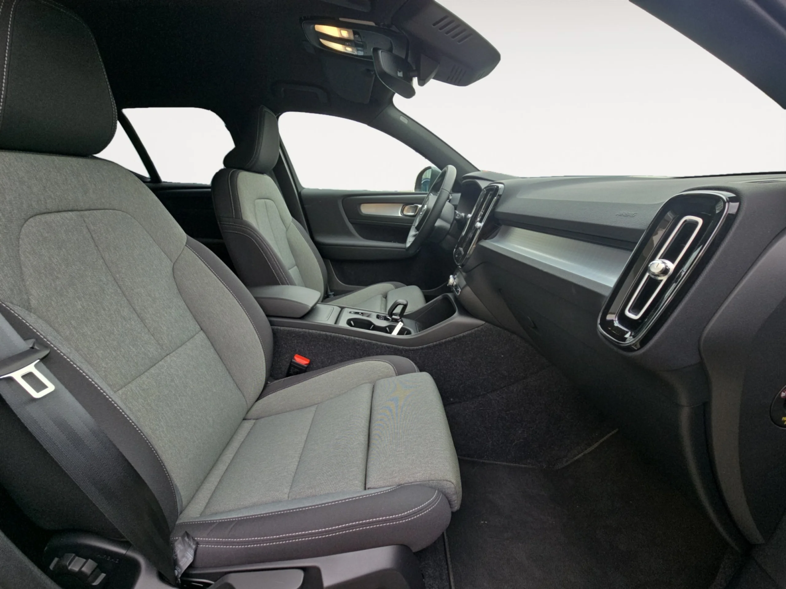 VOLVO XC40 2.0 B3 G CORE AUTO - Foto 5