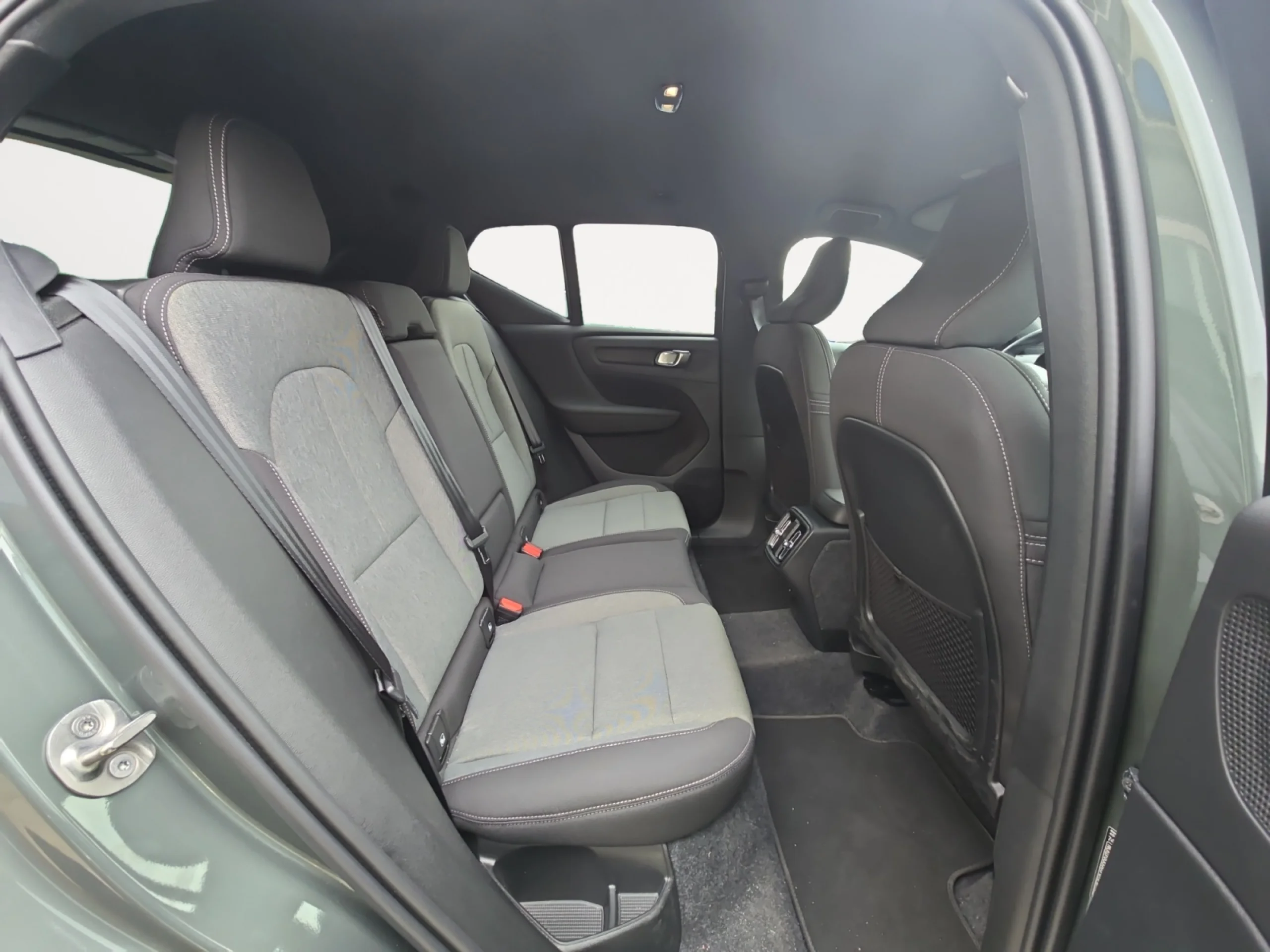 VOLVO XC40 2.0 B3 G CORE AUTO - Foto 6