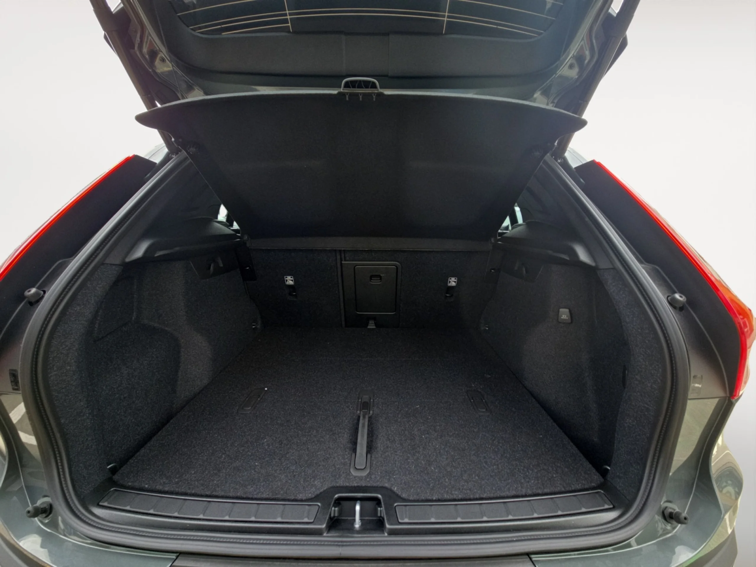 VOLVO XC40 2.0 B3 G CORE AUTO - Foto 8