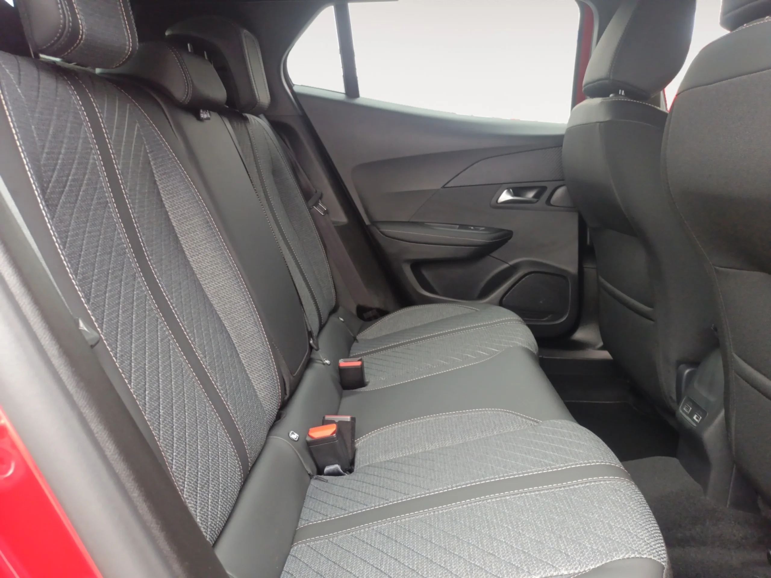 PEUGEOT 2008 2008 ALLURE HYBRID 145 EDCS6 - Foto 6