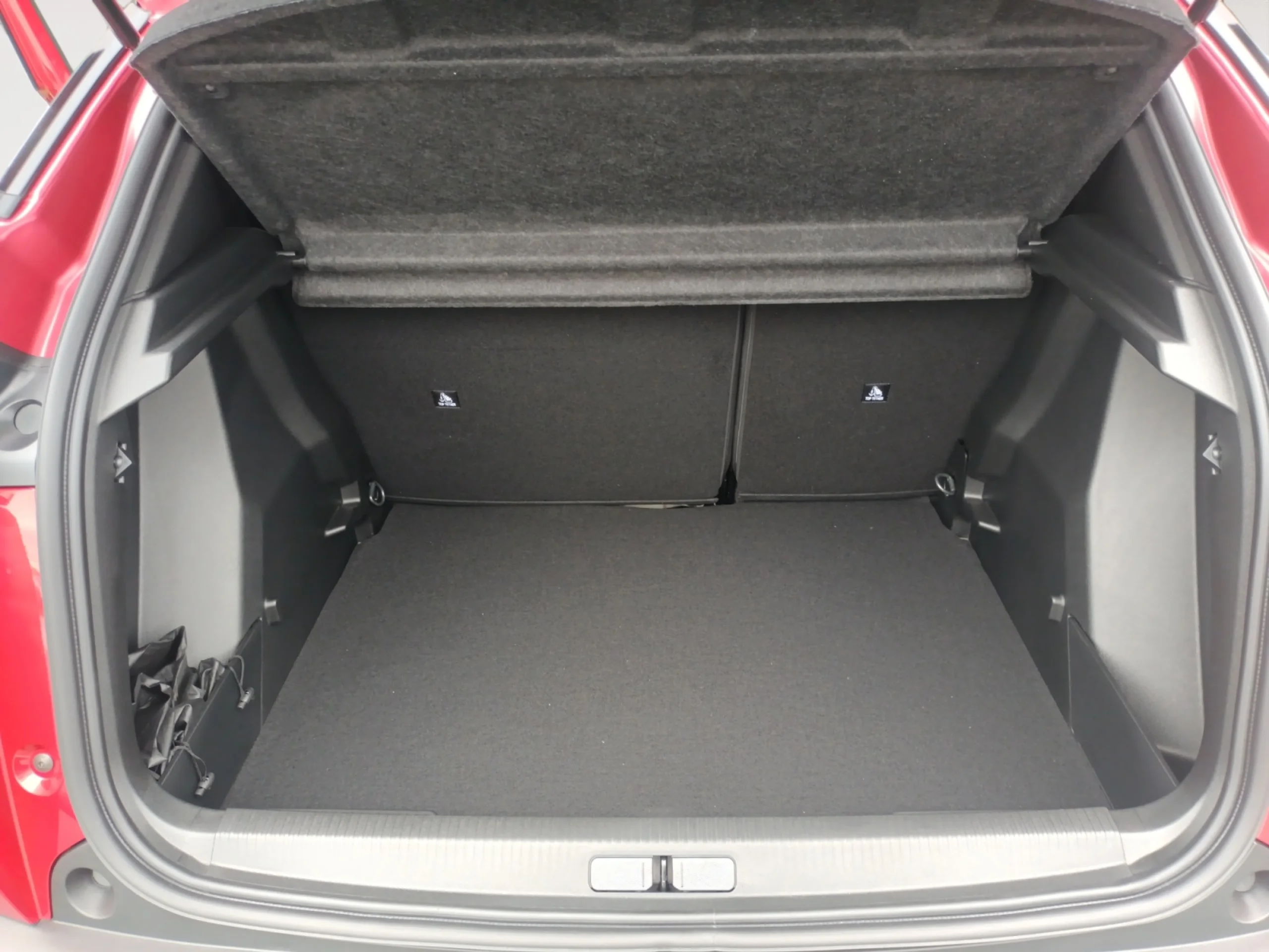 PEUGEOT 2008 2008 ALLURE HYBRID 145 EDCS6 - Foto 8