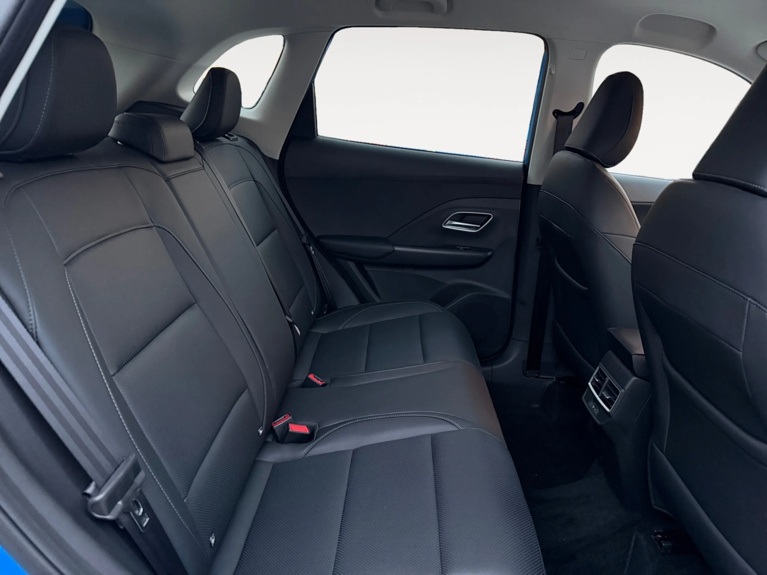 MG MGZS MG ZS32 1.5L HEV 2KWH AT 2WD LUX LHD NO OPTION DARK BLUE - Foto 6