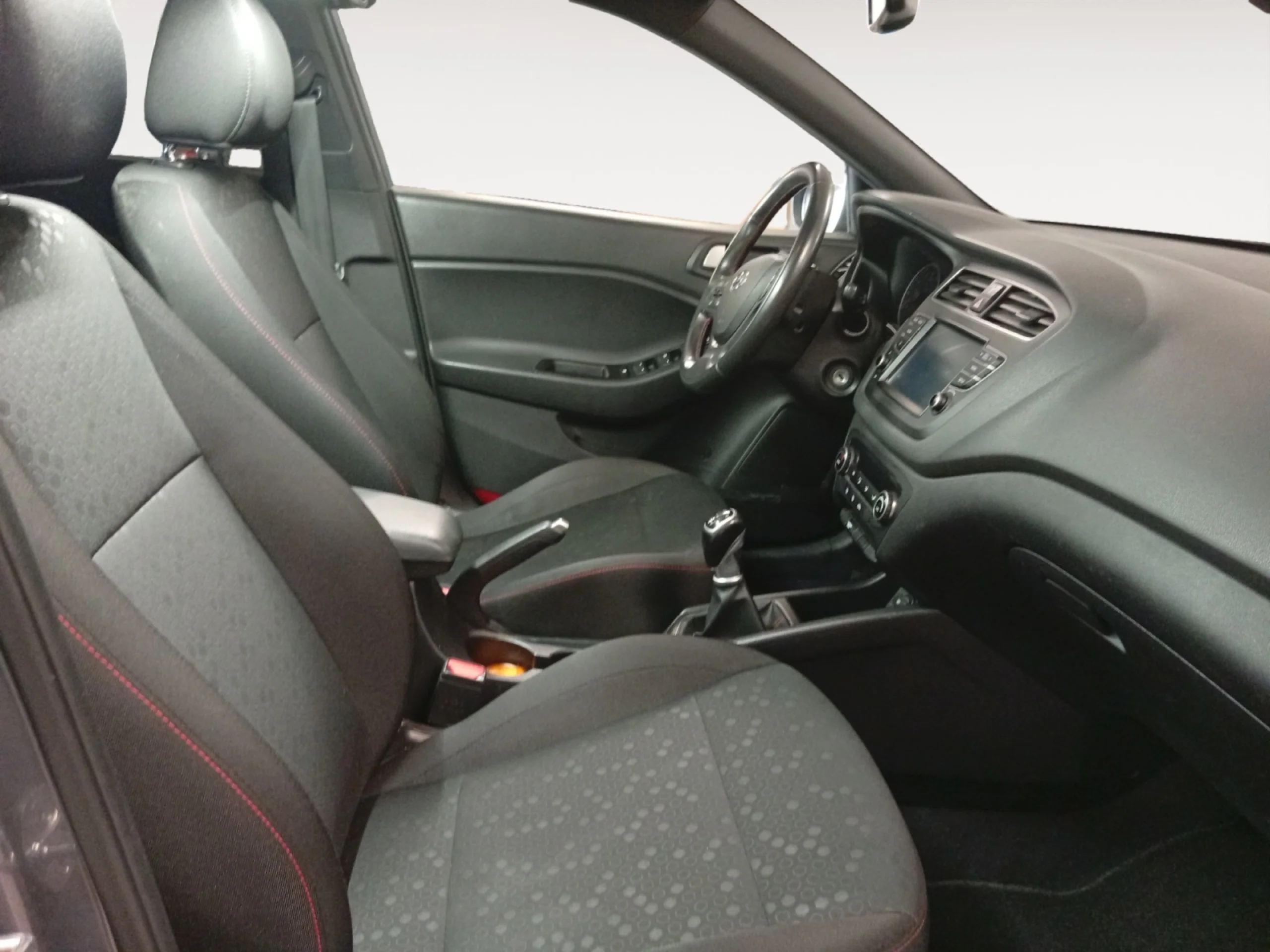 HYUNDAI I20 1.0 TGDI 74KW (100CV) DRIVE & SKATE - Foto 5