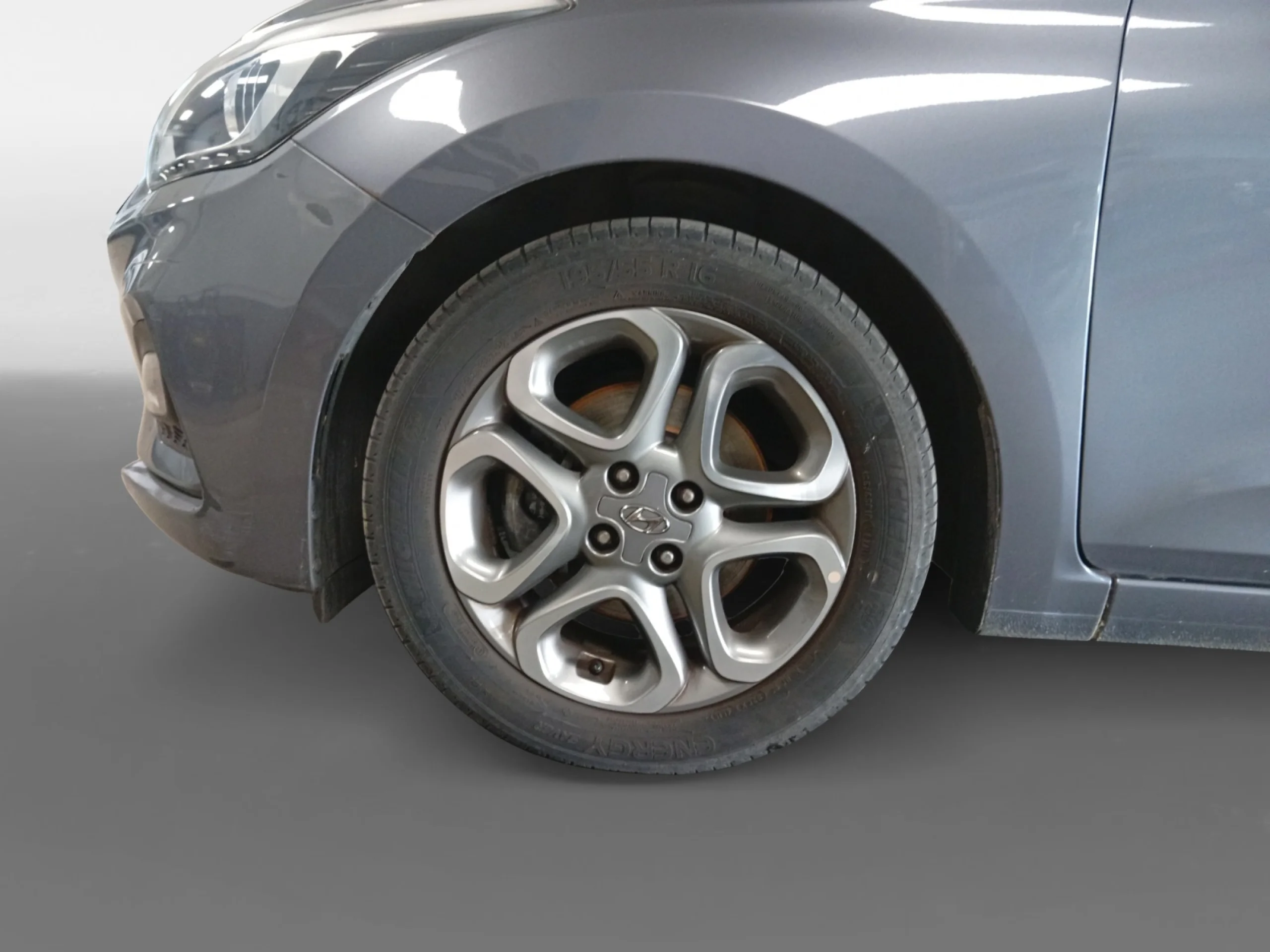 HYUNDAI I20 1.0 TGDI 74KW (100CV) DRIVE & SKATE - Foto 8