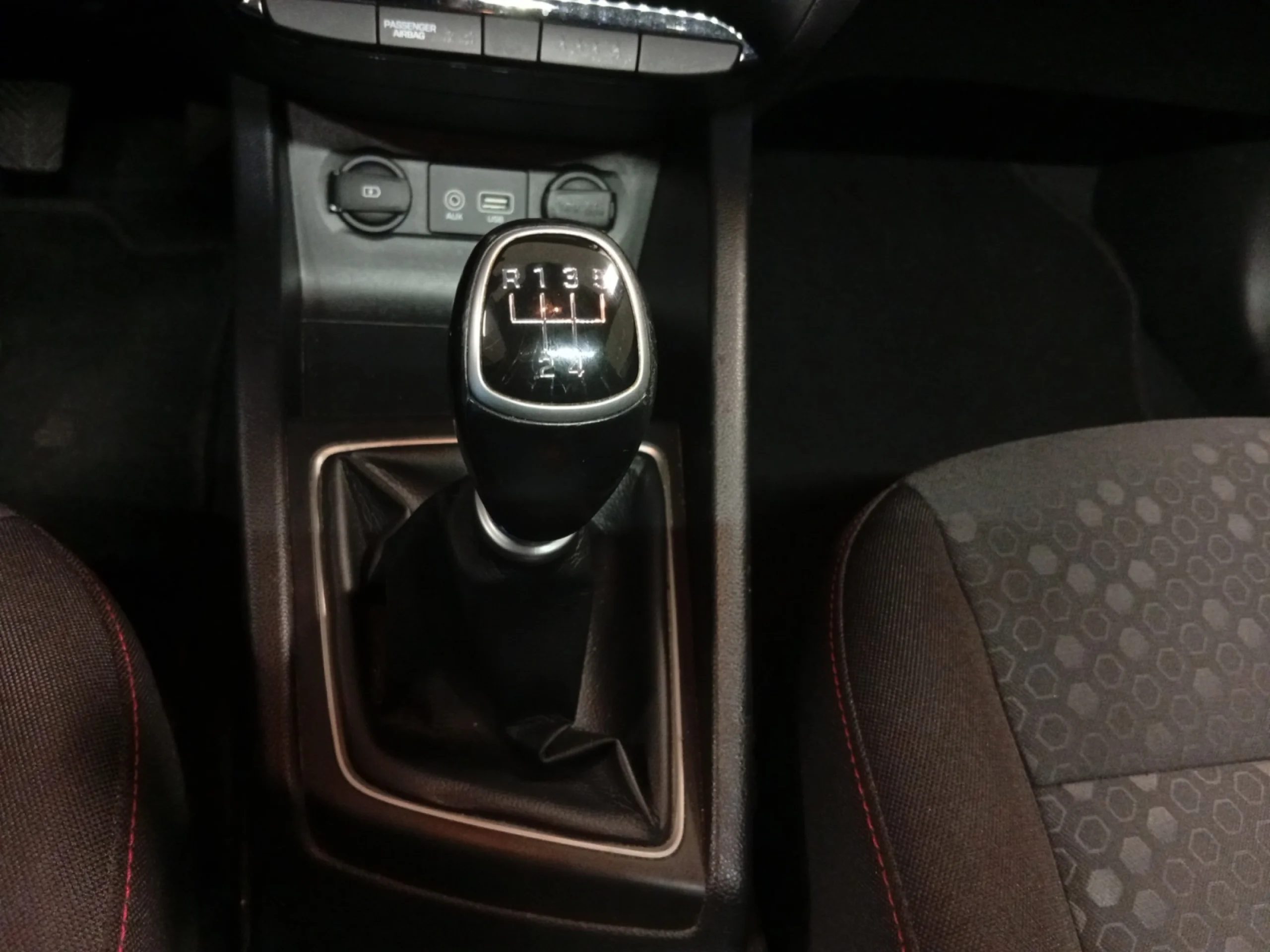 HYUNDAI I20 1.0 TGDI 74KW (100CV) DRIVE & SKATE - Foto 17