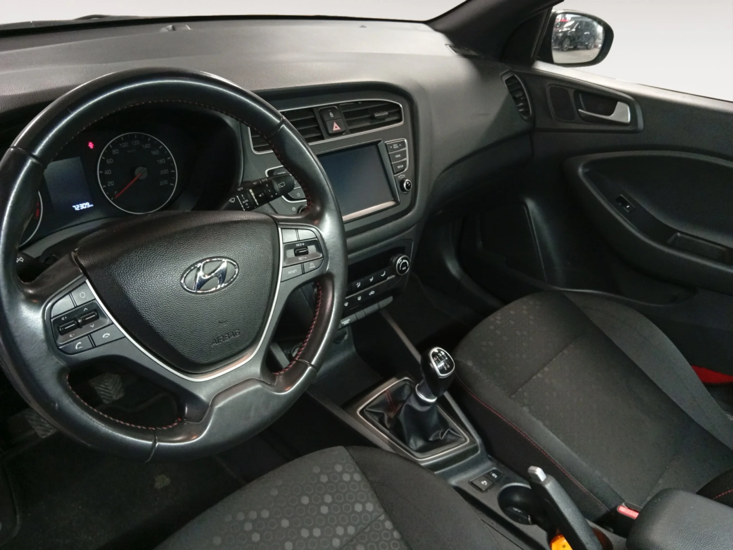 HYUNDAI I20 1.0 TGDI 74KW (100CV) DRIVE & SKATE - Foto 20